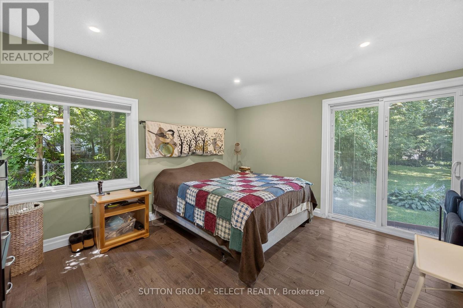 429 JARVIS STREET - 16