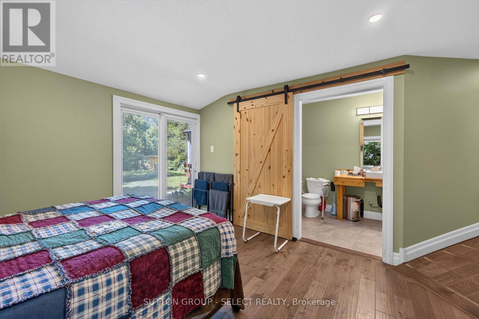 429 JARVIS STREET - 17