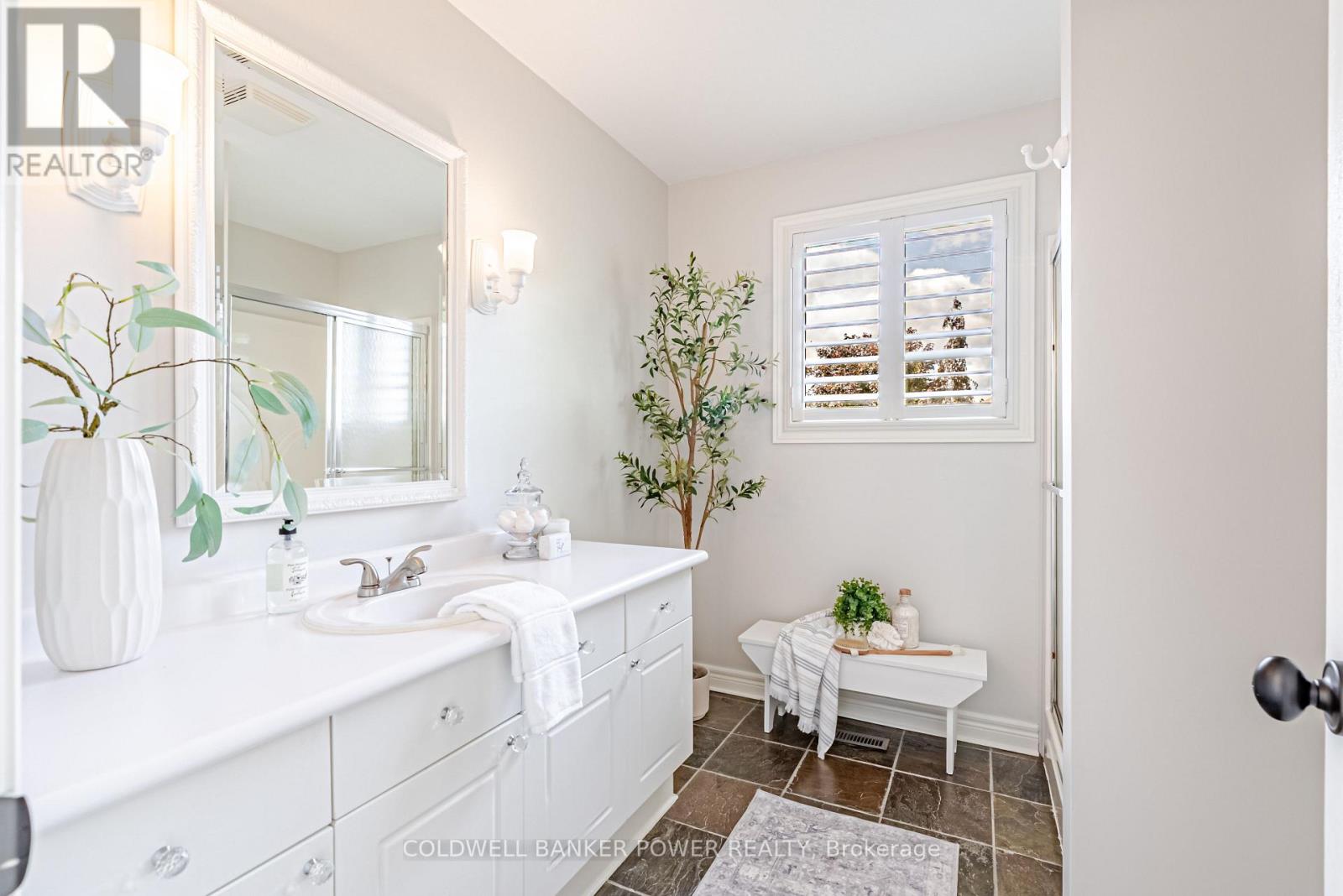 12 DAVENTRY WAY - Image 22