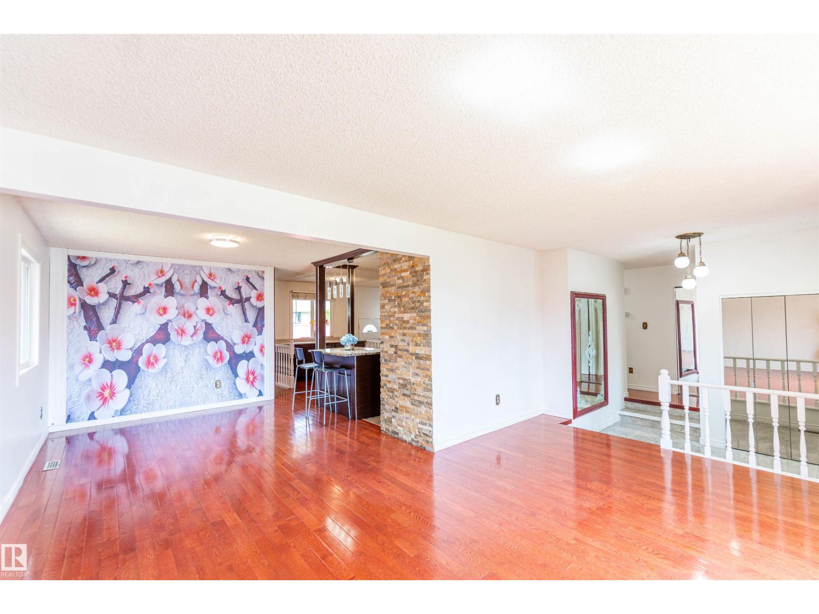 16524 116 ST NW - 12