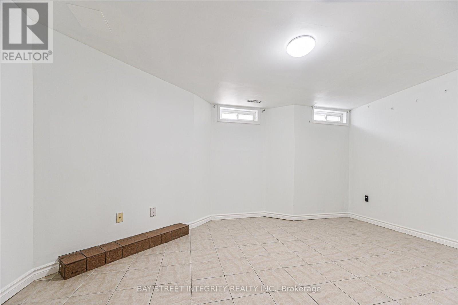 15 HUNTSMILL BOULEVARD - 24