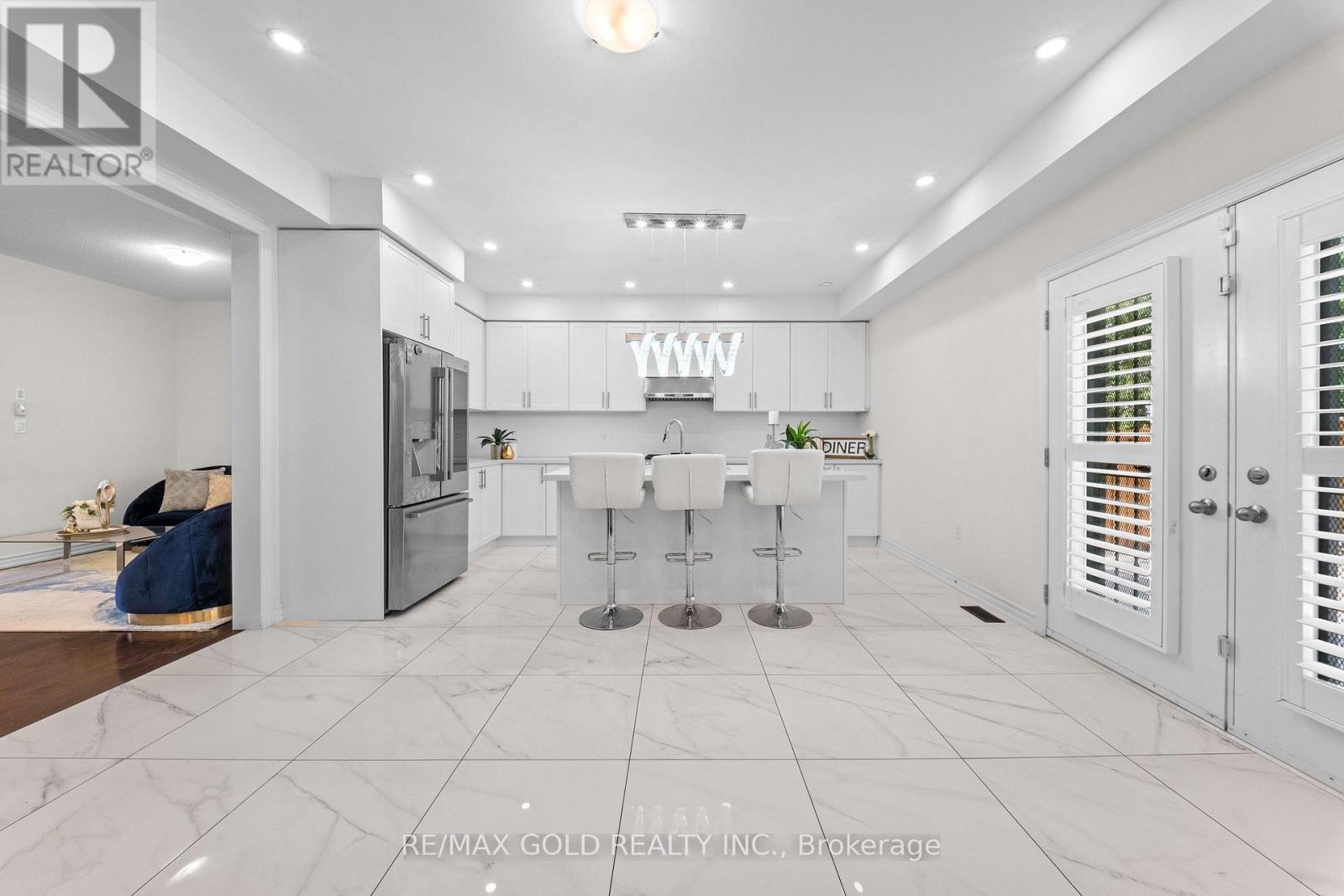 271 FLEETWOOD DRIVE - 15