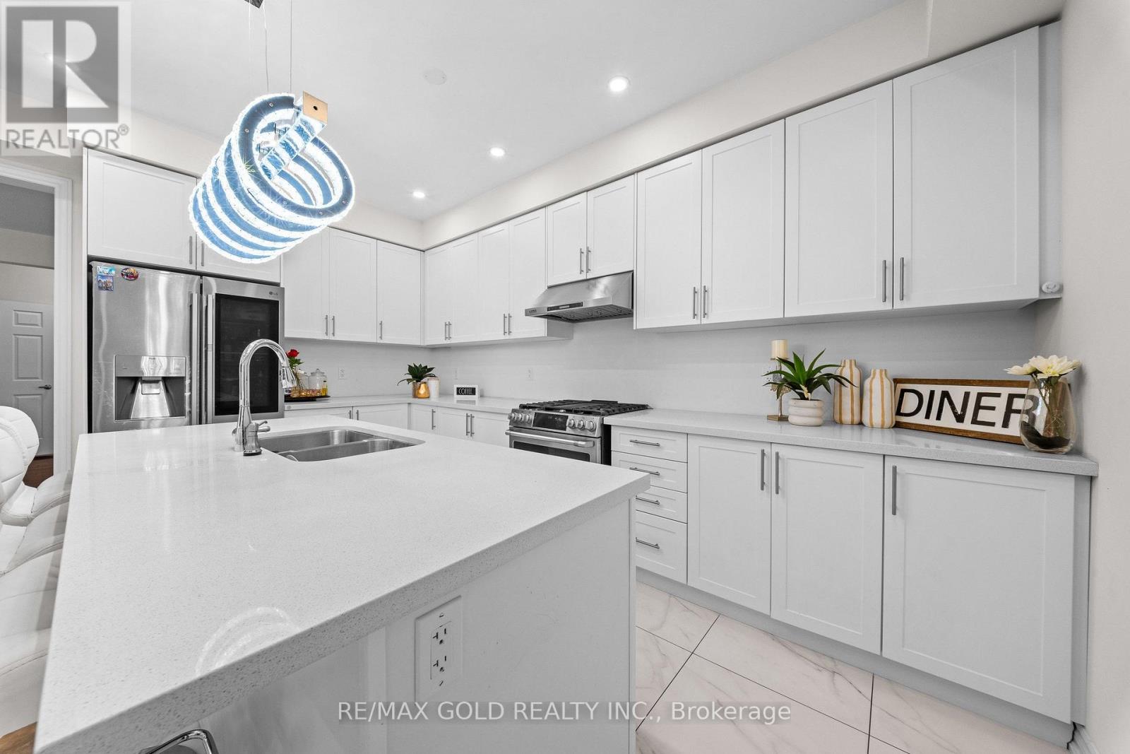 271 FLEETWOOD DRIVE - 17