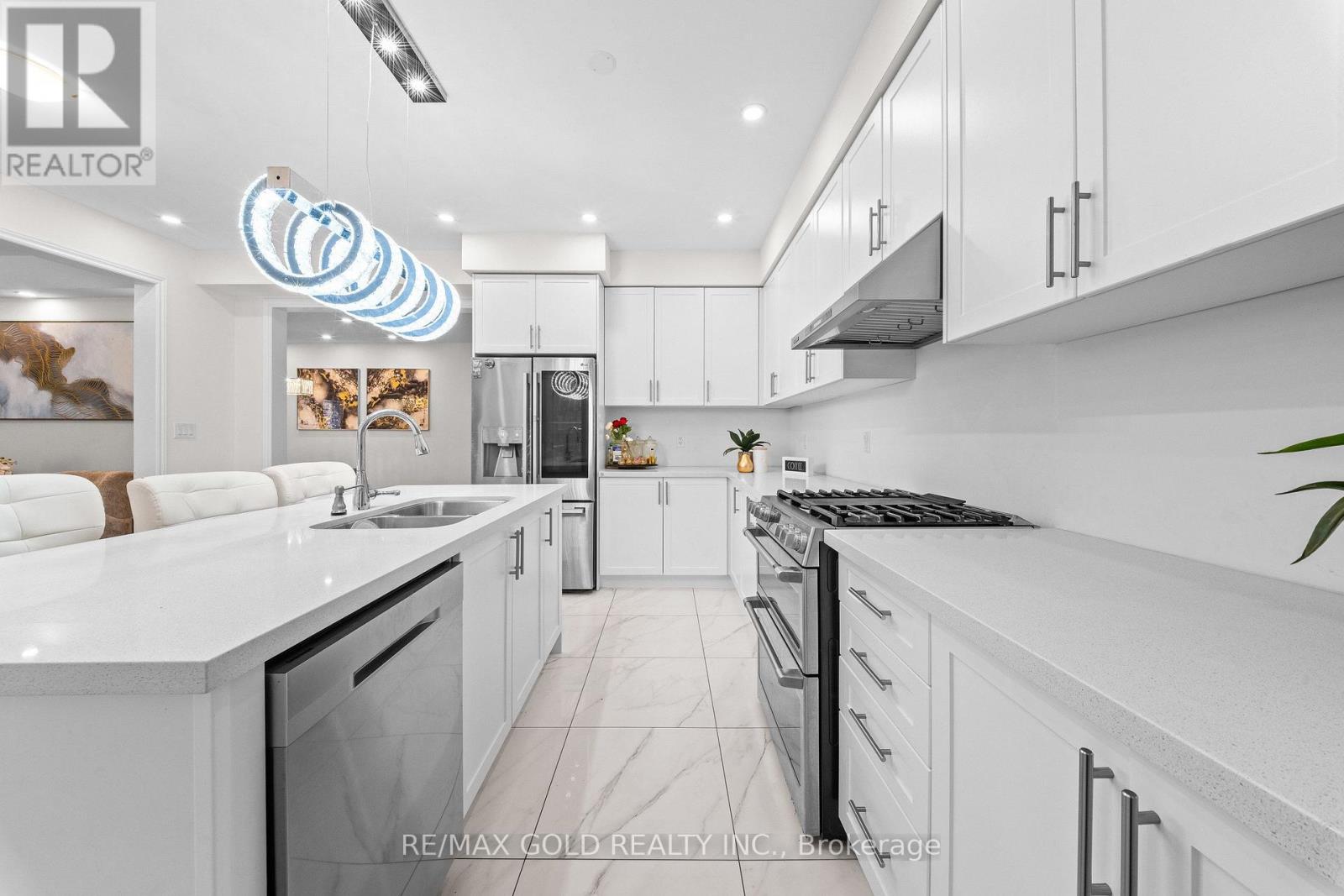 271 FLEETWOOD DRIVE - 18