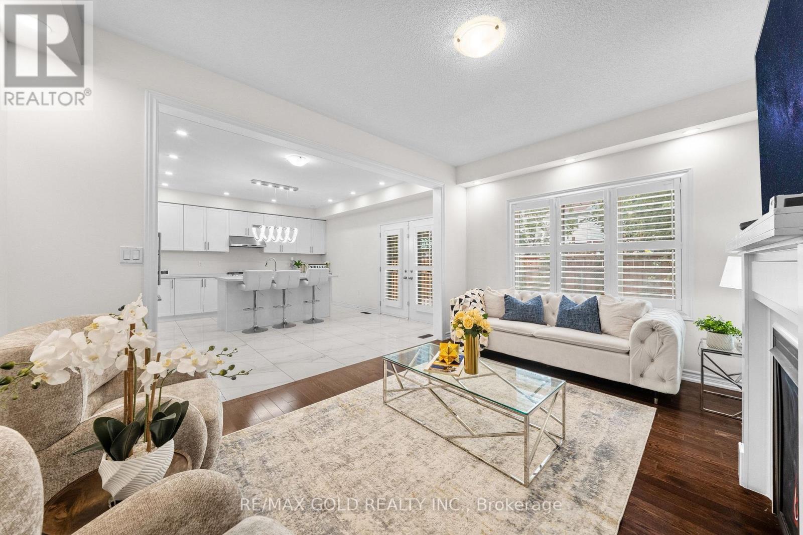 271 FLEETWOOD DRIVE - 22