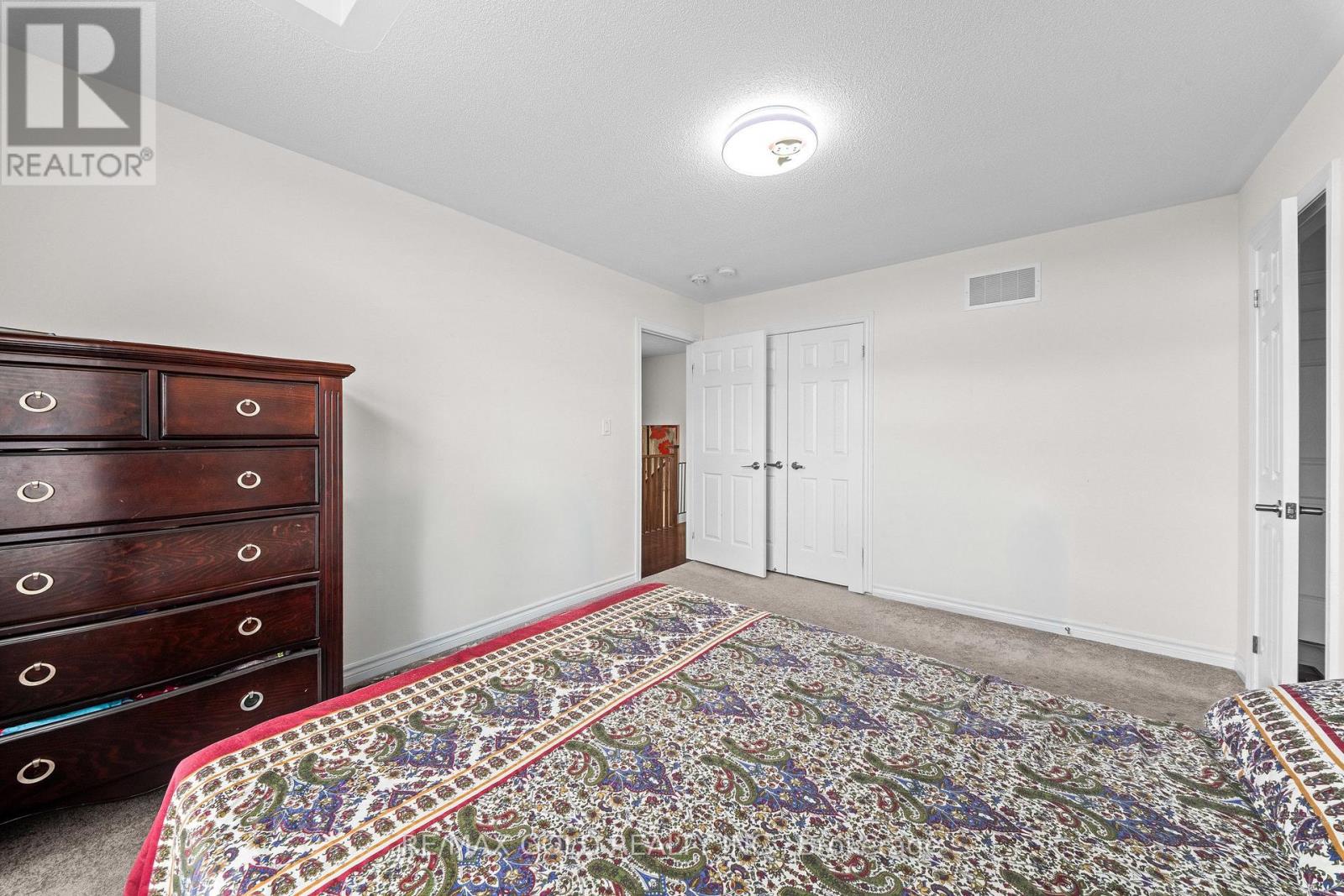 271 FLEETWOOD DRIVE - 32