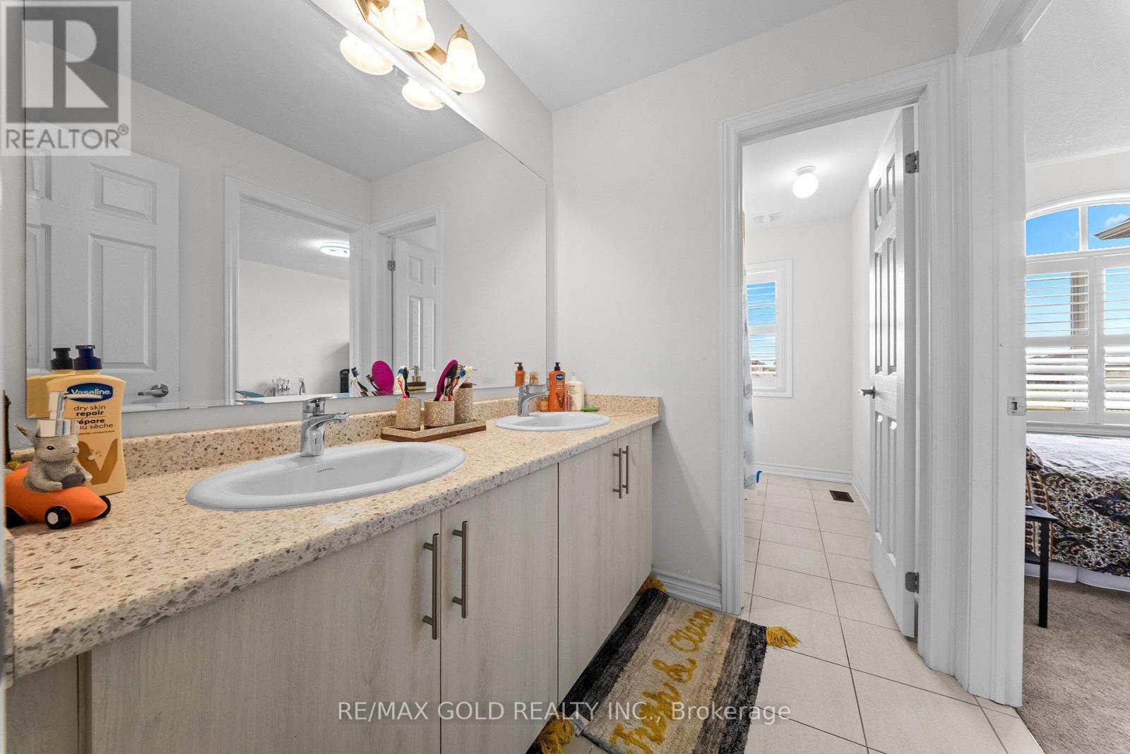 271 FLEETWOOD DRIVE - 33