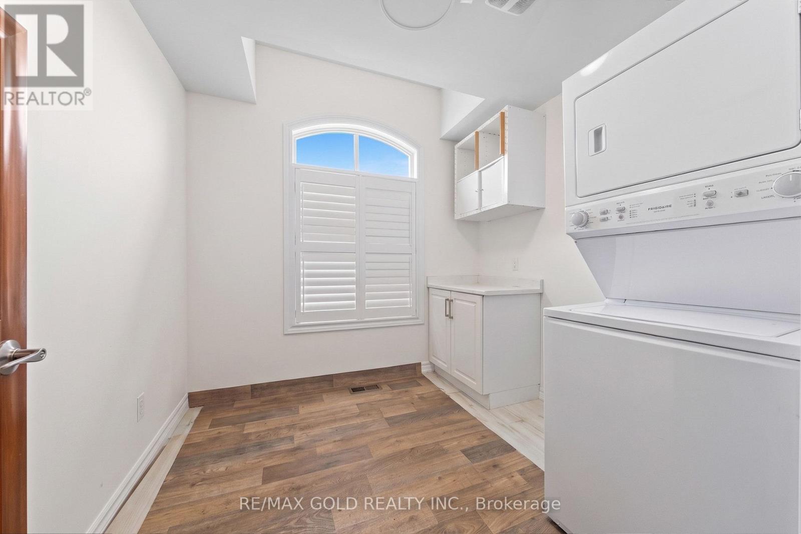 271 FLEETWOOD DRIVE - 39