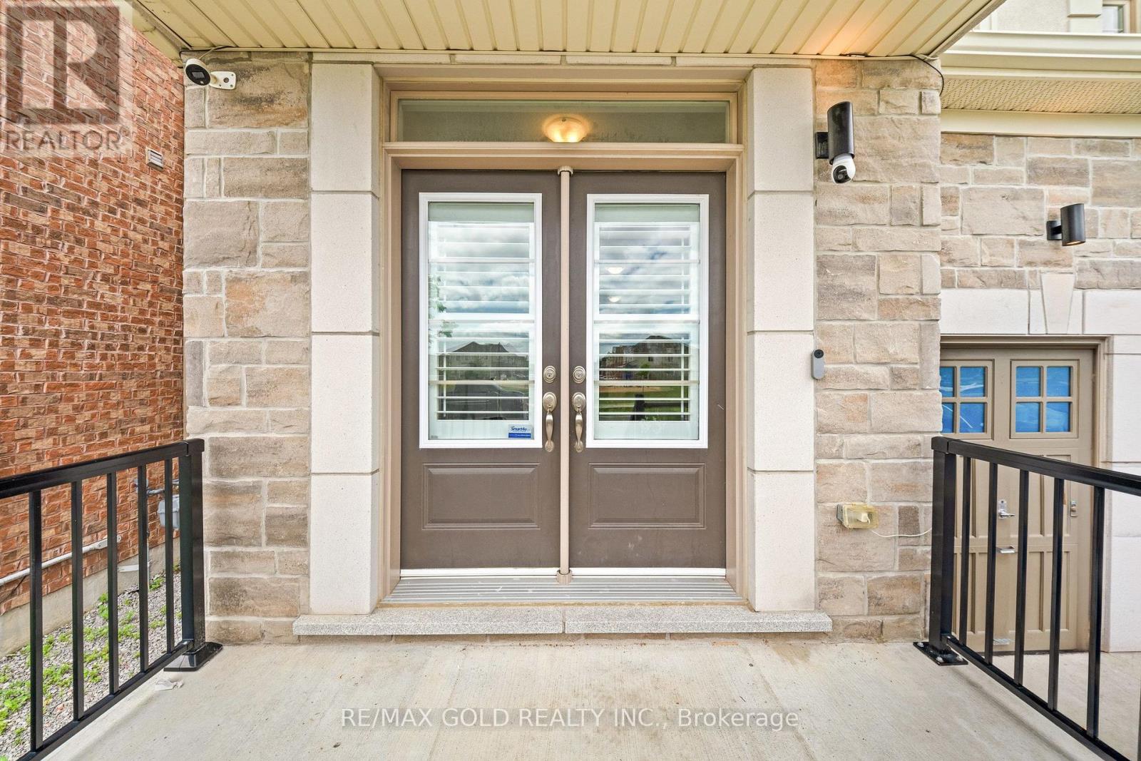 271 FLEETWOOD DRIVE - 4