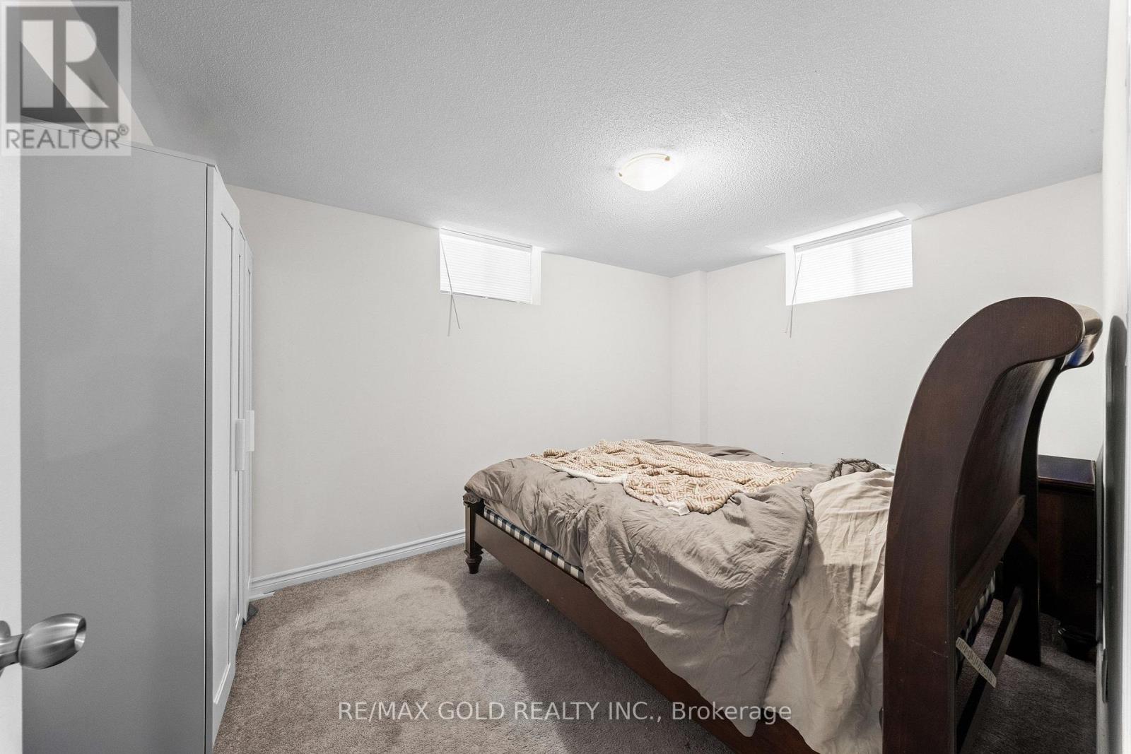 271 FLEETWOOD DRIVE - 44