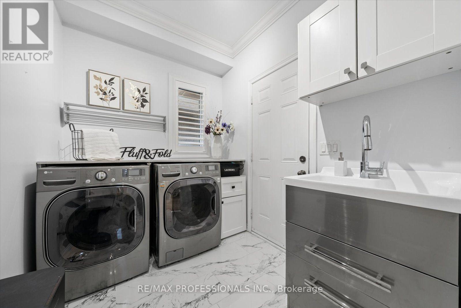 28 ROMA DRIVE - 18