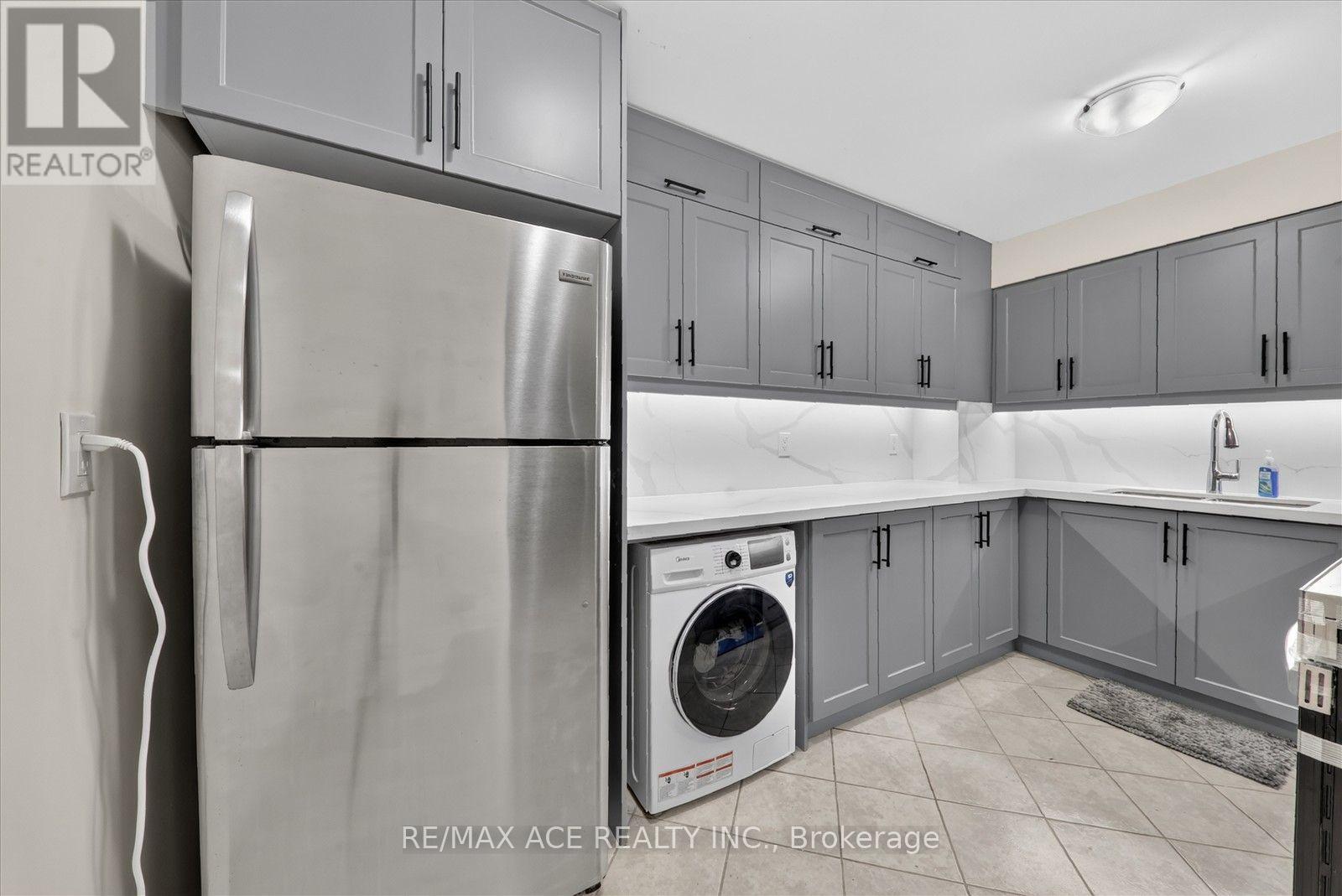 #201 15 SEWELLS ROAD - Image 17