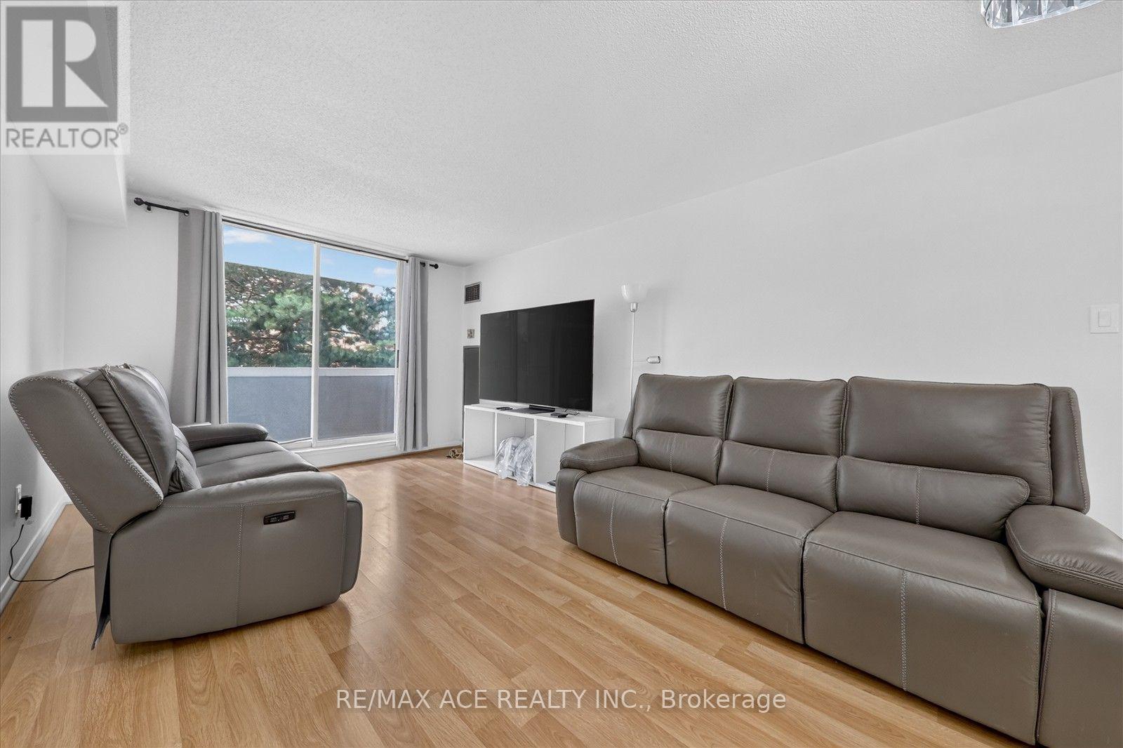 #201 15 SEWELLS ROAD - Image 22