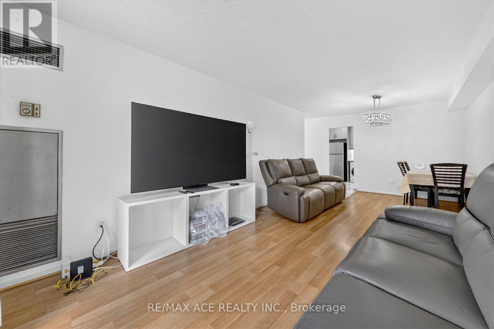 #201 15 SEWELLS ROAD - Image 24