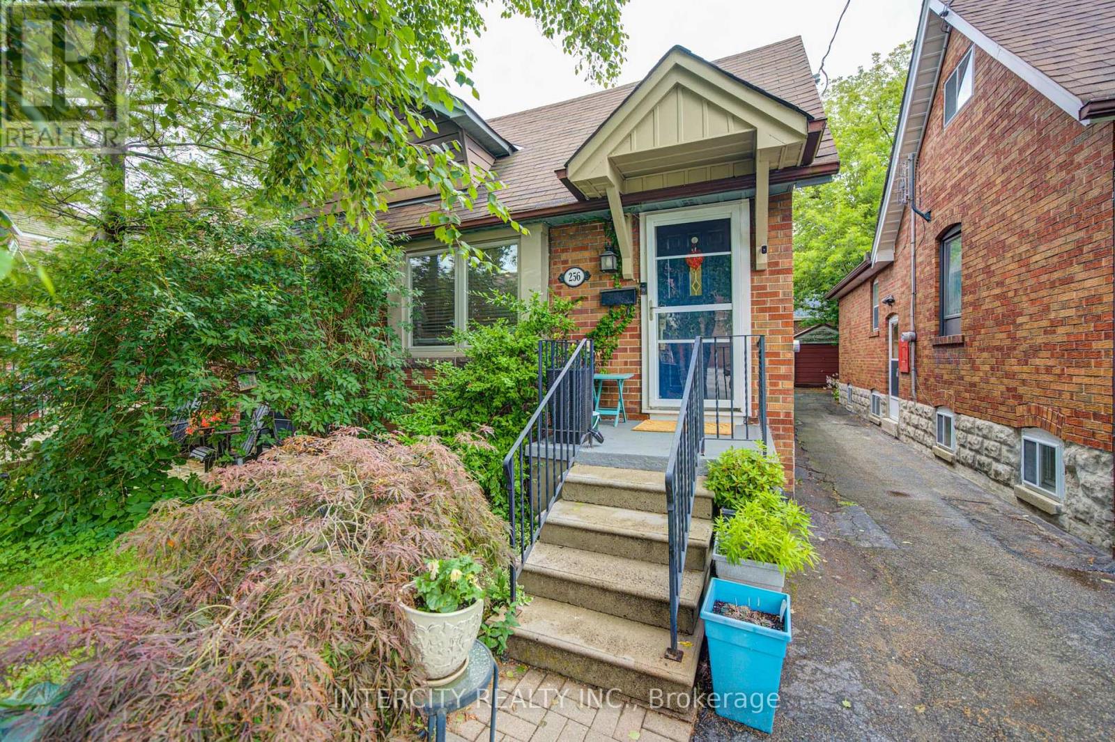 256 BLANTYRE AVENUE - Image 4