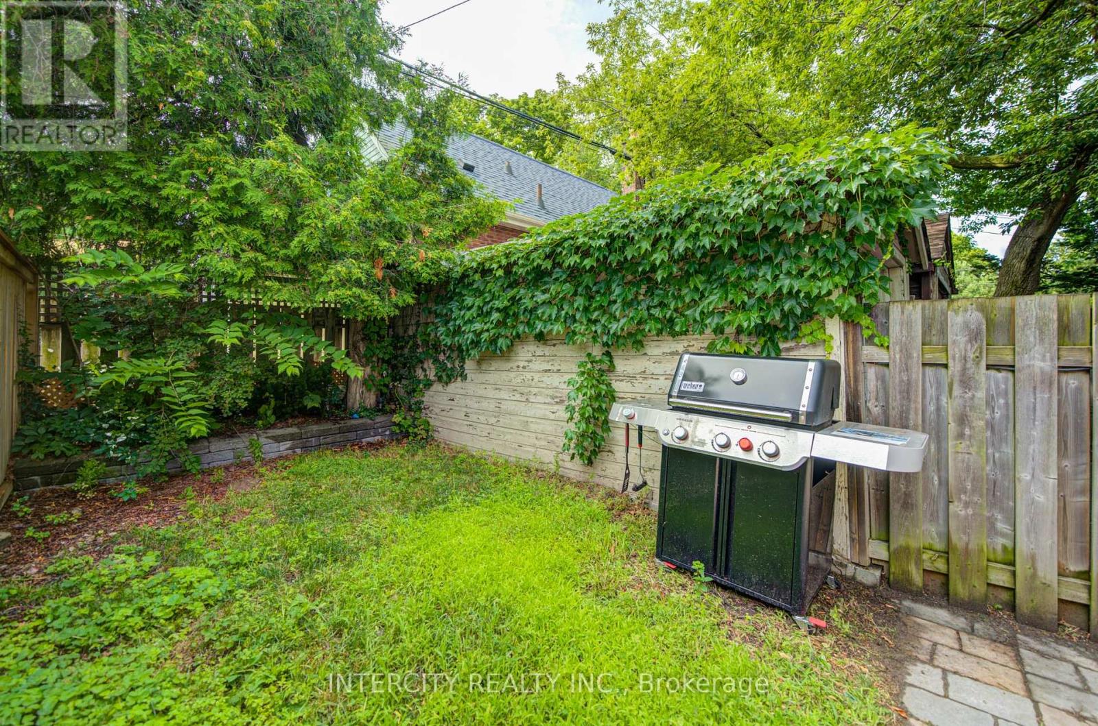 256 BLANTYRE AVENUE - Image 44