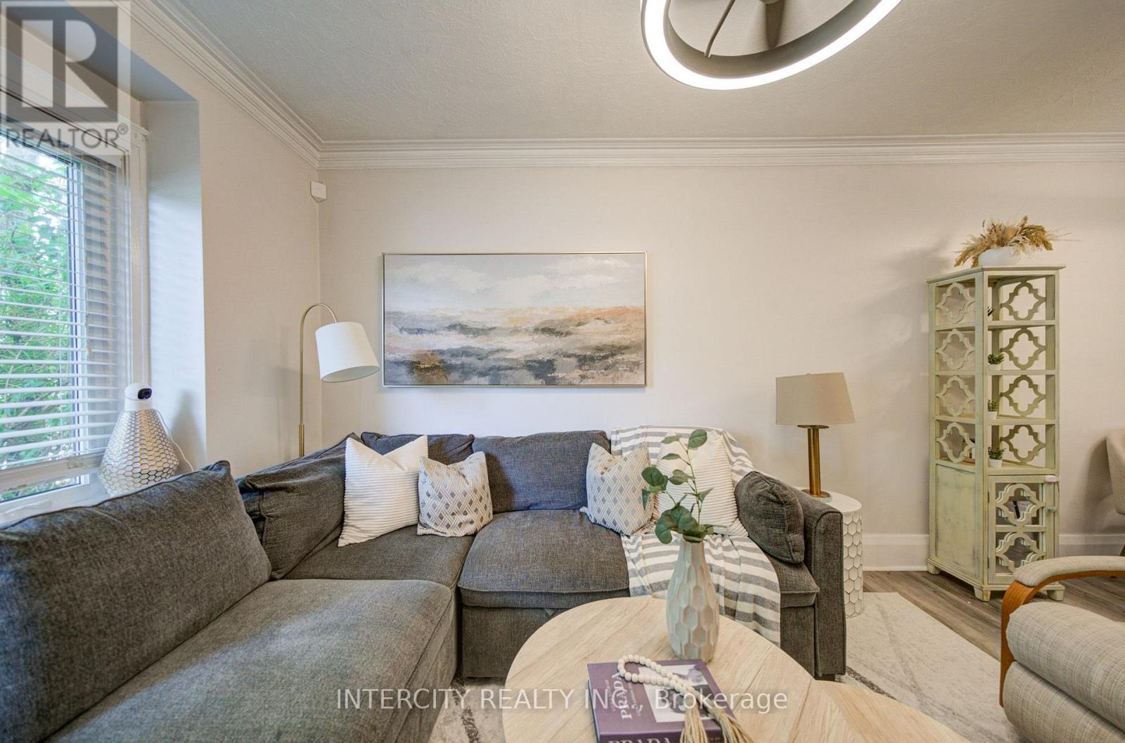 256 BLANTYRE AVENUE - Image 7