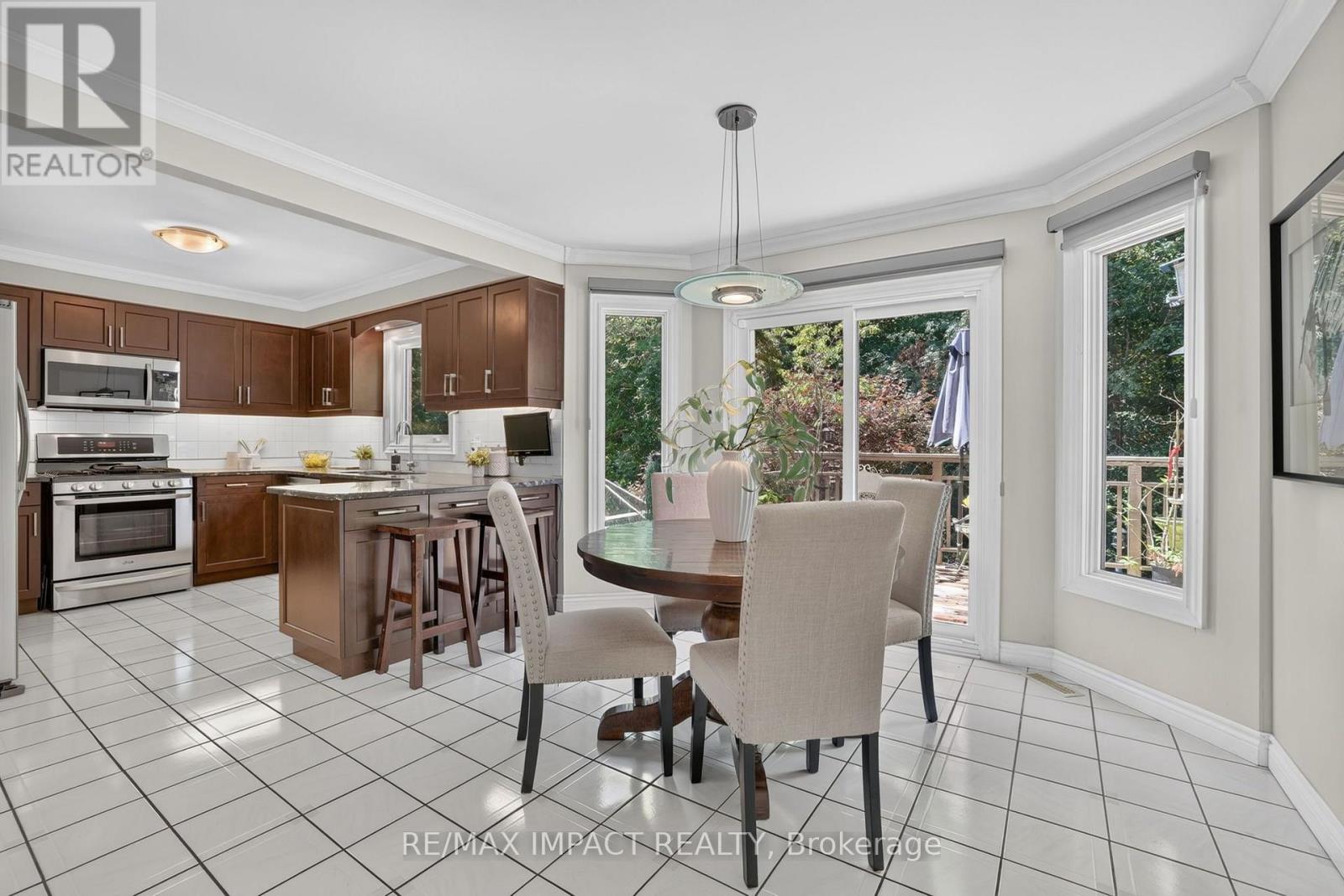 2358 WILDWOOD CRESCENT - 12