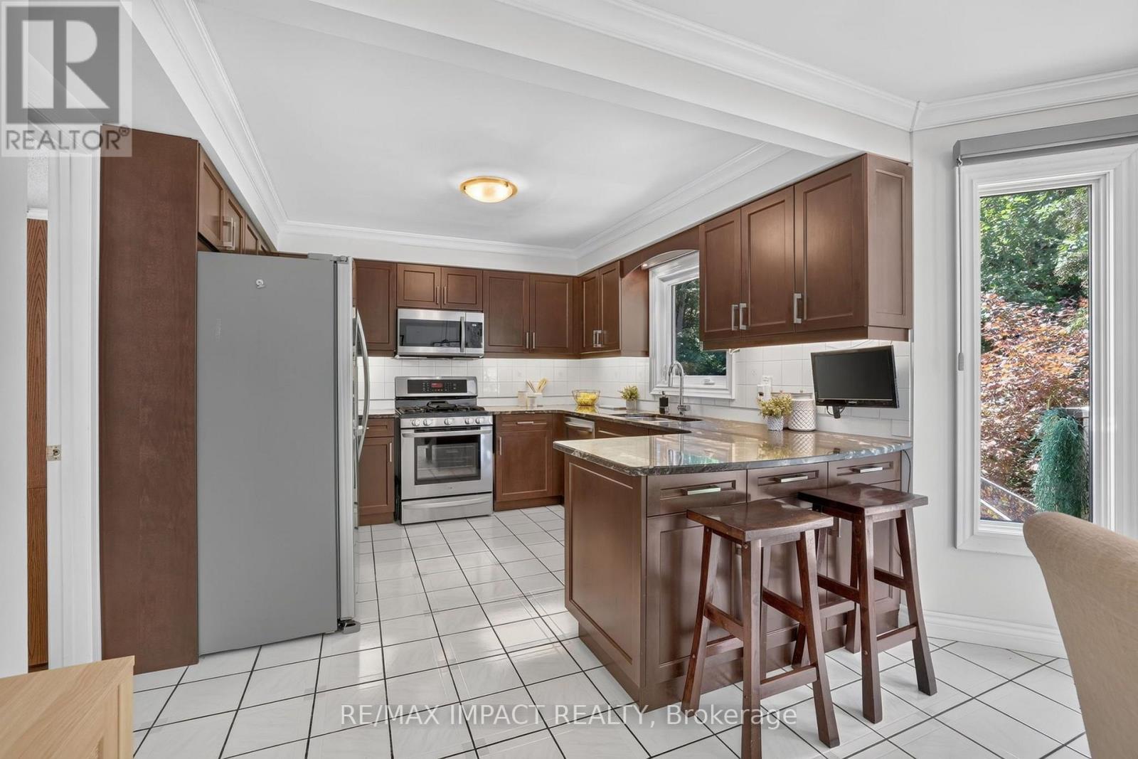 2358 WILDWOOD CRESCENT - 14