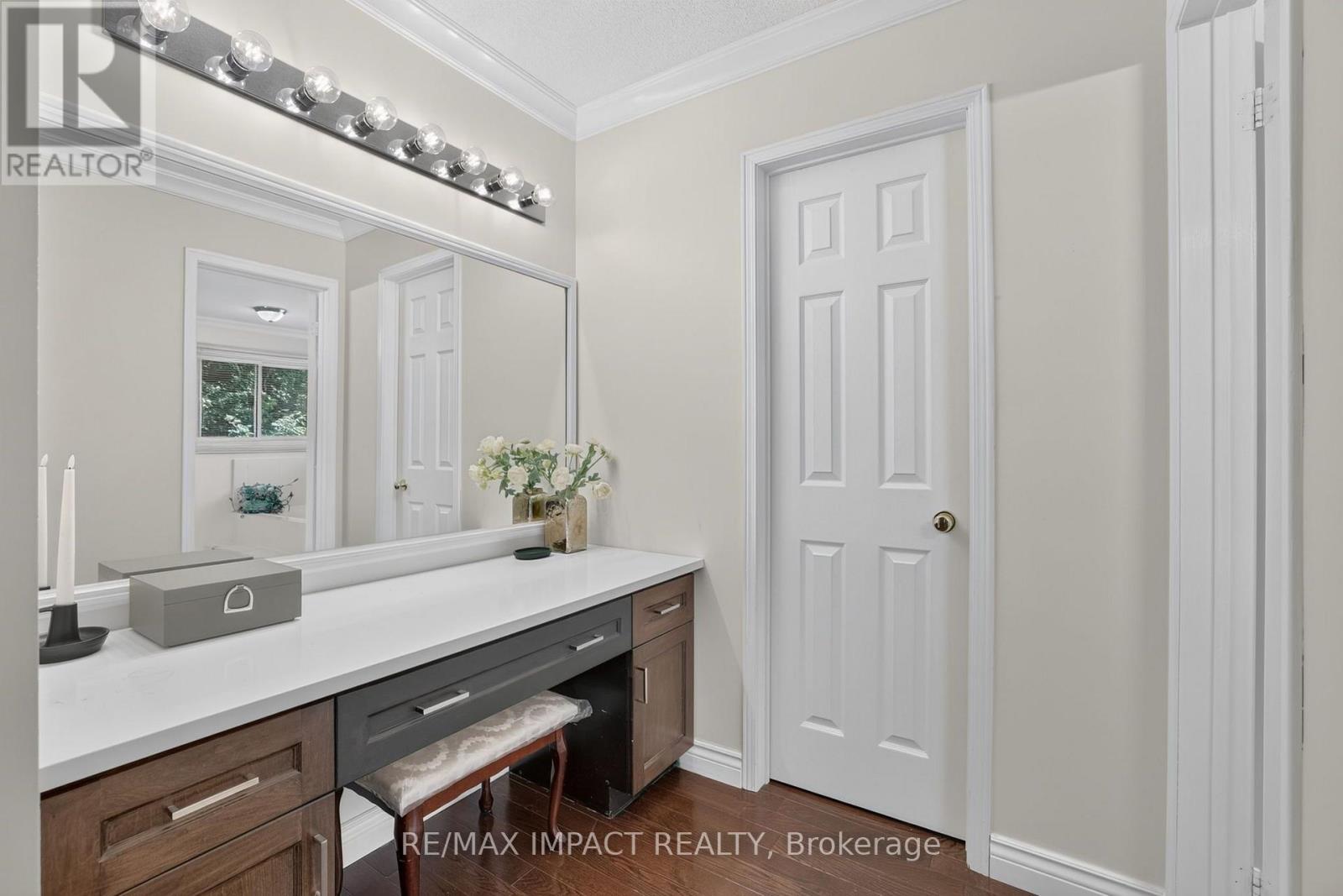 2358 WILDWOOD CRESCENT - 26