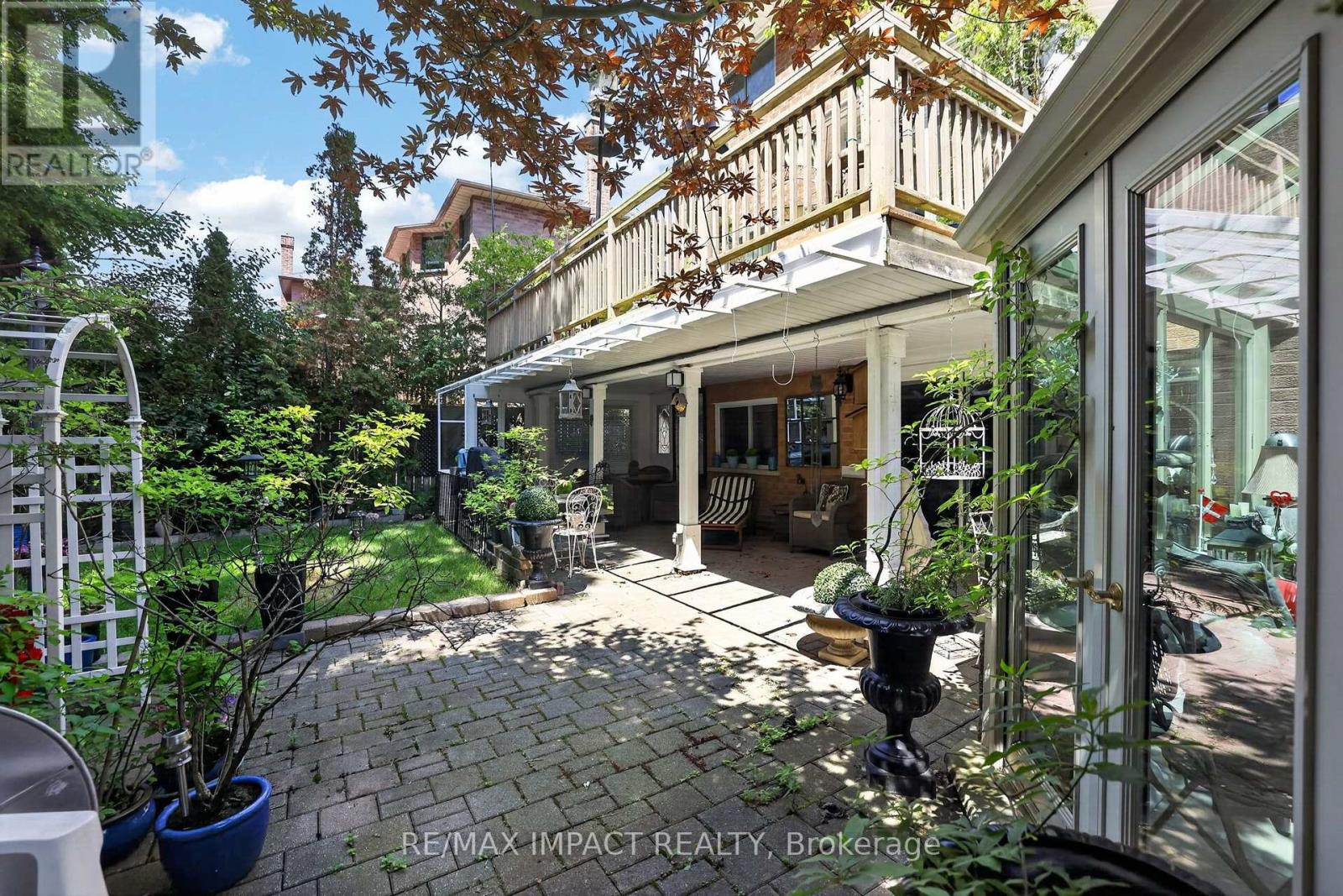 2358 WILDWOOD CRESCENT - 44