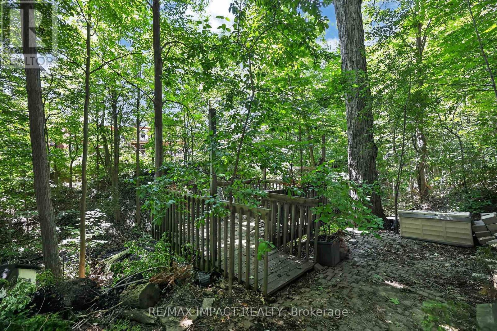 2358 WILDWOOD CRESCENT - 47