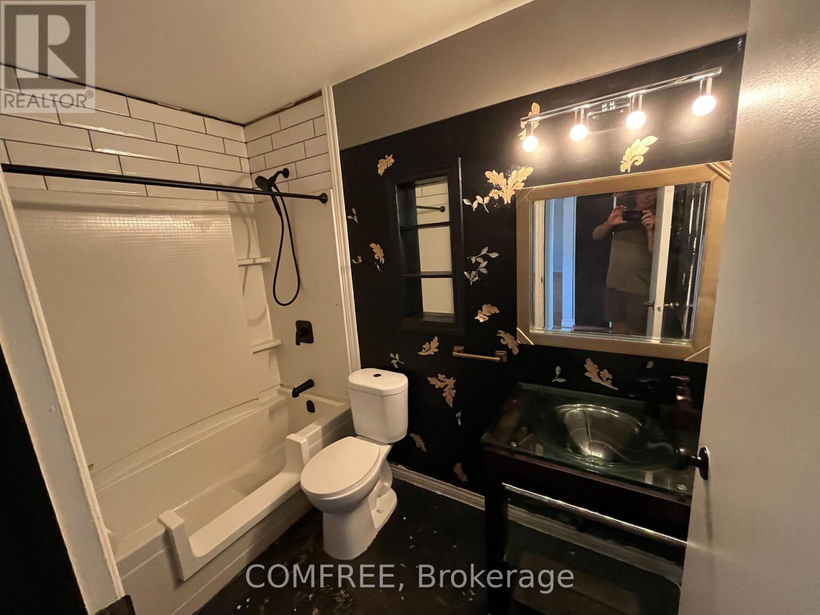#41 136 CONWAY DRIVE - Image 14