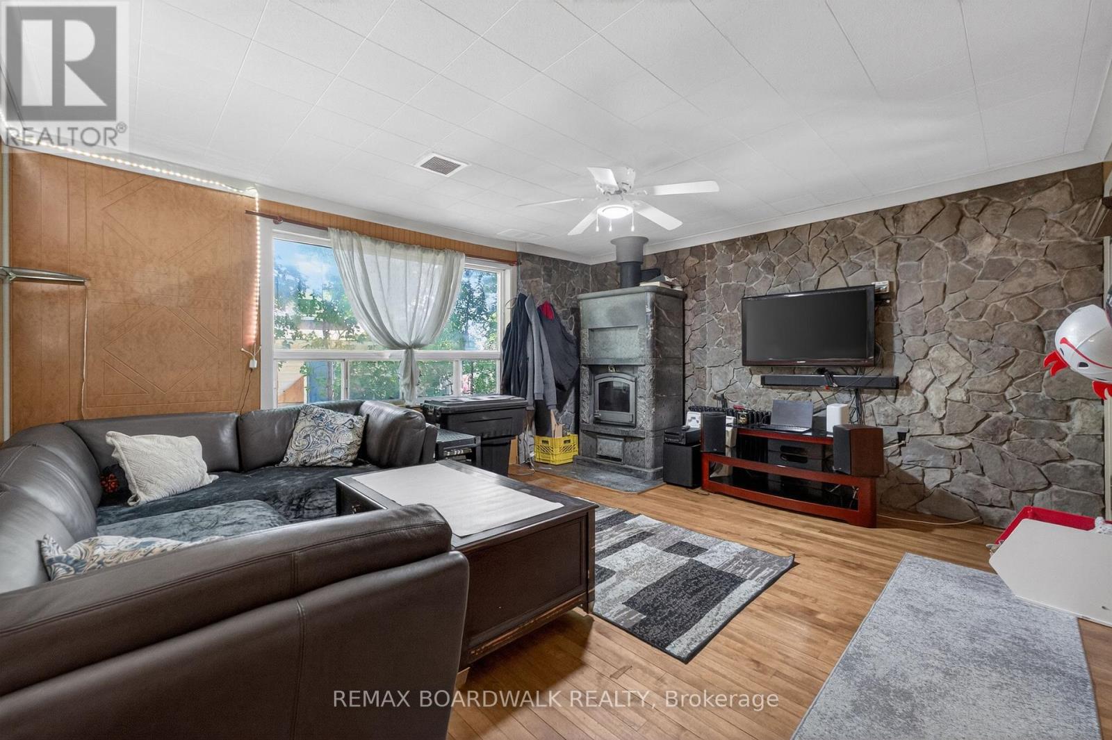 2 Bed, 2 Bath Land for Sale in Ottawa – 92 ORVIGALE ROAD, Ottawa – MLS# X13597602 - Image 23