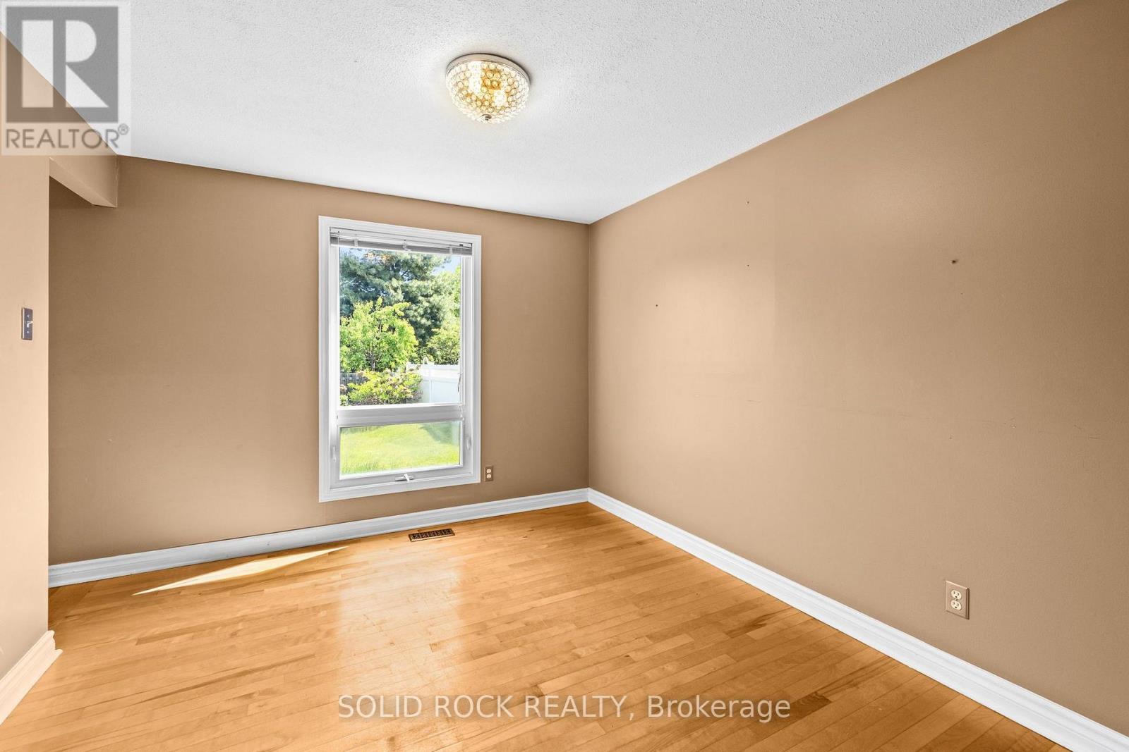 3 Bed, 3 Bath House for Rent in Ottawa – 1631 CHARBONNEAU STREET, Ottawa – MLS# X13597730 - Image 11