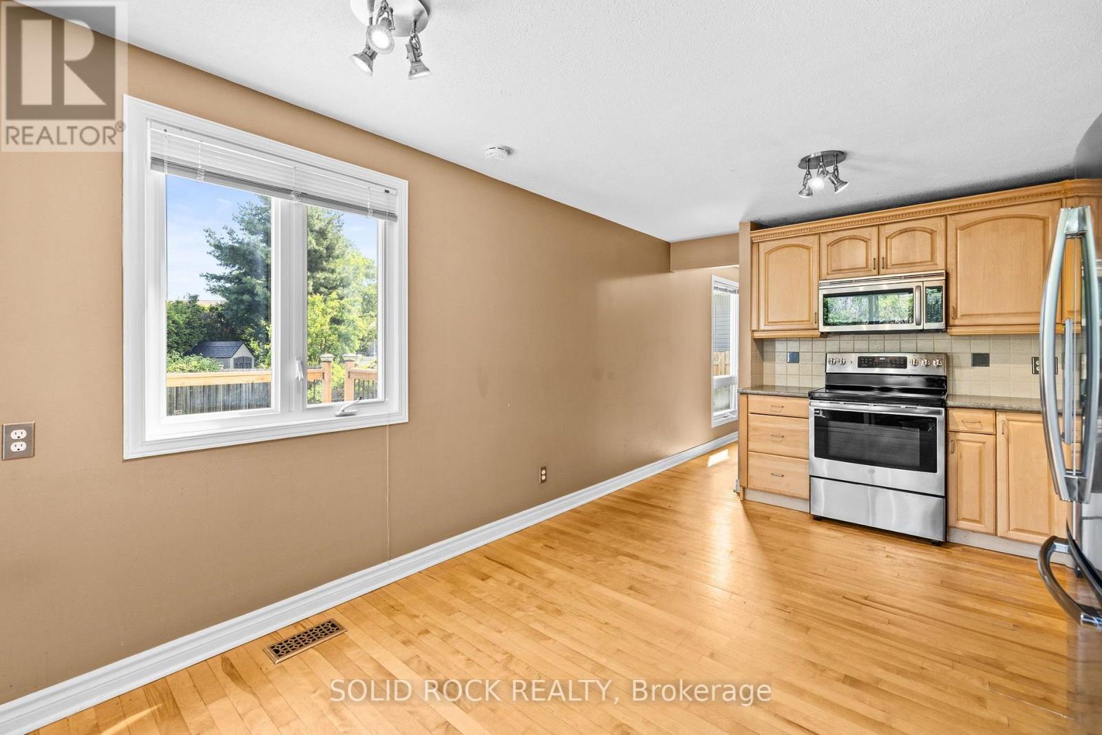 3 Bed, 3 Bath House for Rent in Ottawa – 1631 CHARBONNEAU STREET, Ottawa – MLS# X13597730 - Image 14