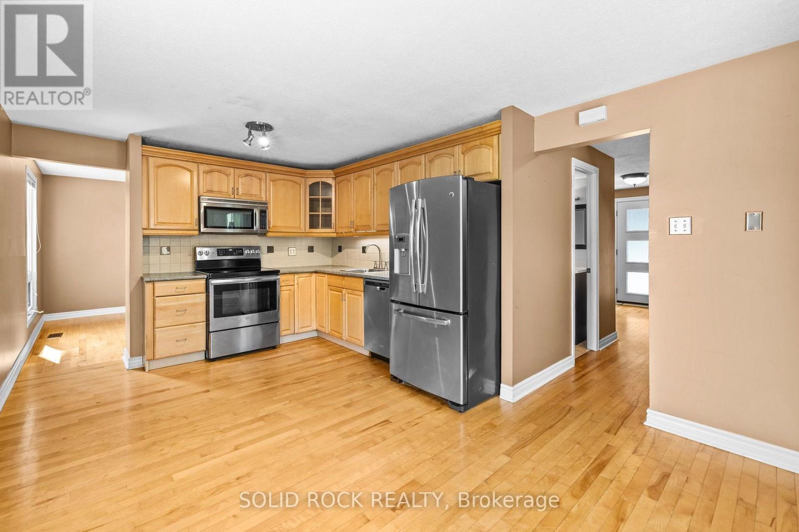 3 Bed, 3 Bath House for Rent in Ottawa – 1631 CHARBONNEAU STREET, Ottawa – MLS# X13597730 - Image 15