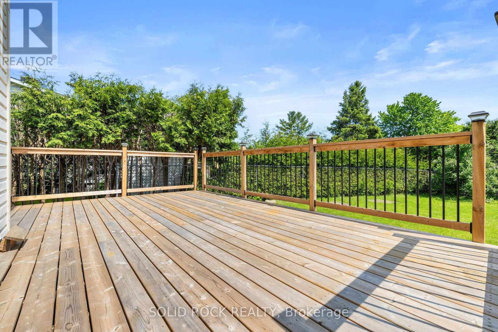 3 Bed, 3 Bath House for Rent in Ottawa – 1631 CHARBONNEAU STREET, Ottawa – MLS# X13597730 - Image 17