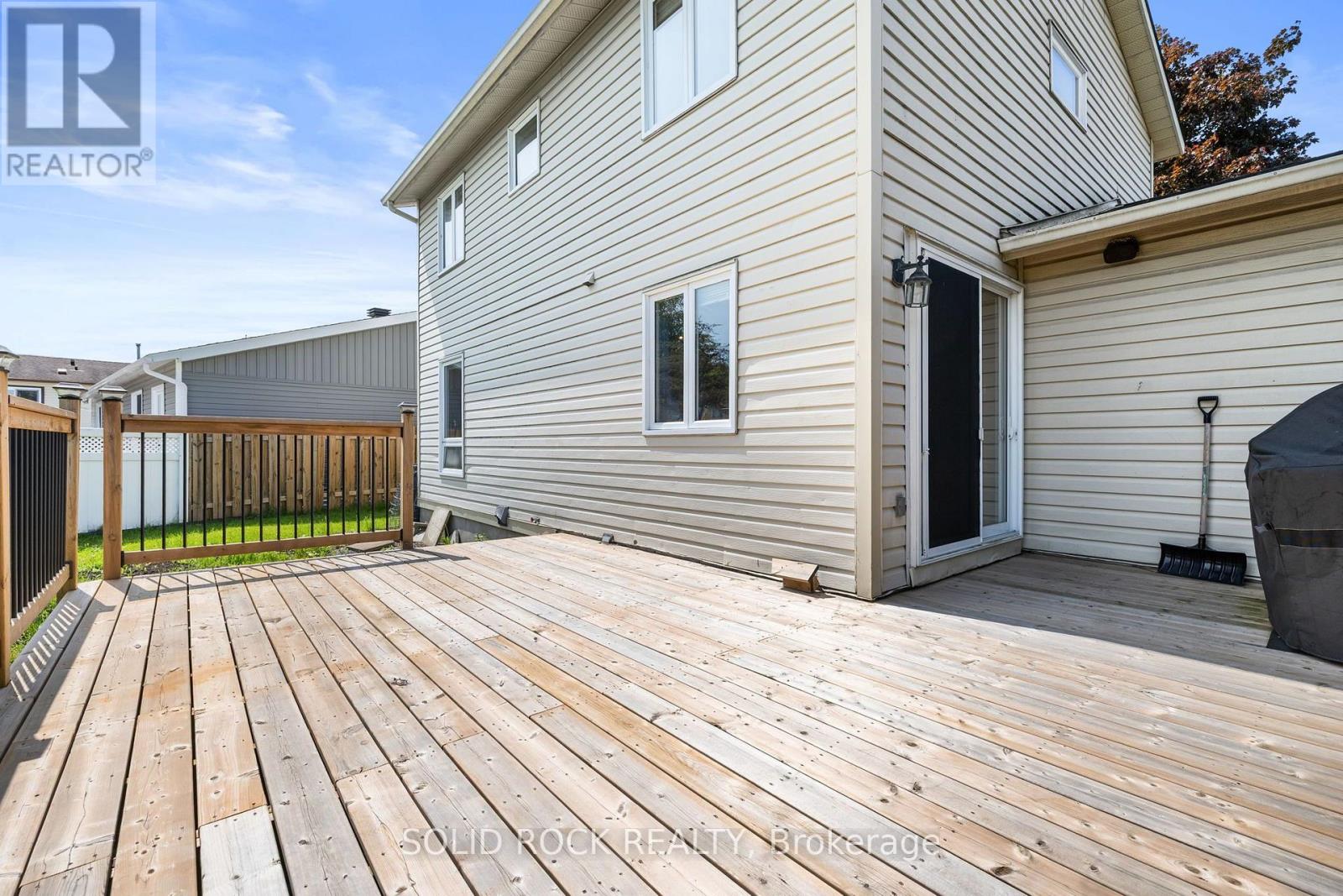 3 Bed, 3 Bath House for Rent in Ottawa – 1631 CHARBONNEAU STREET, Ottawa – MLS# X13597730 - Image 18