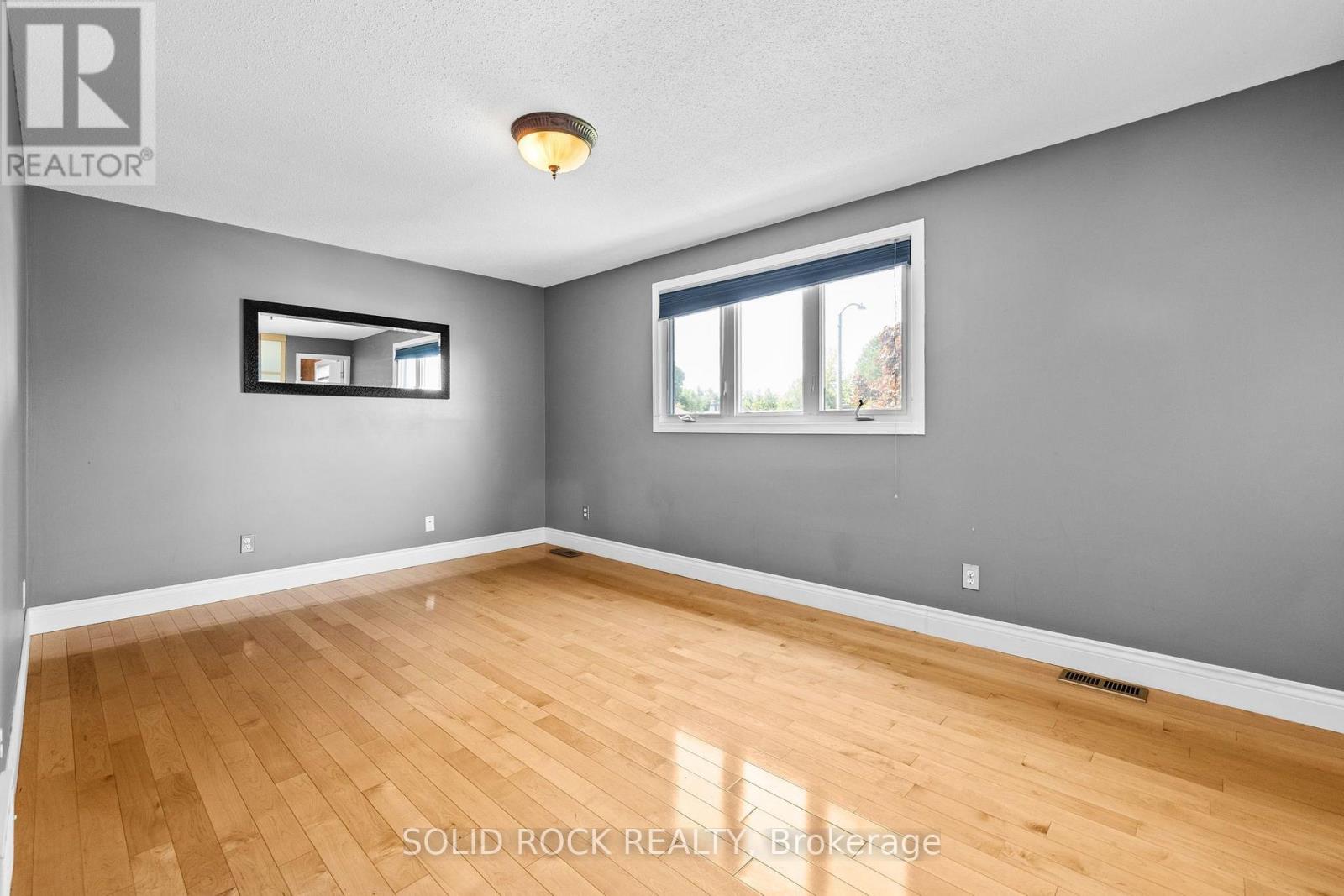 3 Bed, 3 Bath House for Rent in Ottawa – 1631 CHARBONNEAU STREET, Ottawa – MLS# X13597730 - Image 27