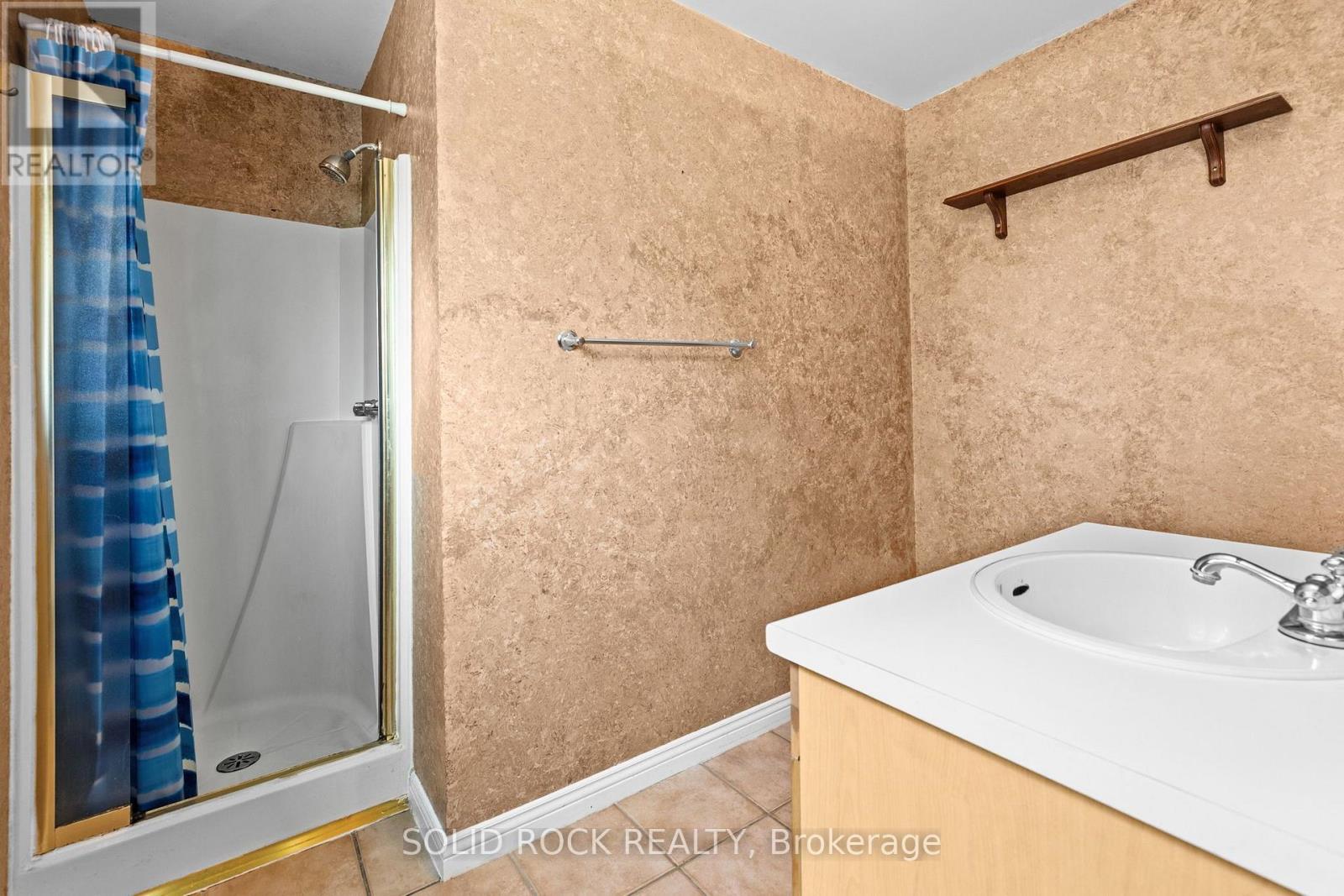 3 Bed, 3 Bath House for Rent in Ottawa – 1631 CHARBONNEAU STREET, Ottawa – MLS# X13597730 - Image 31