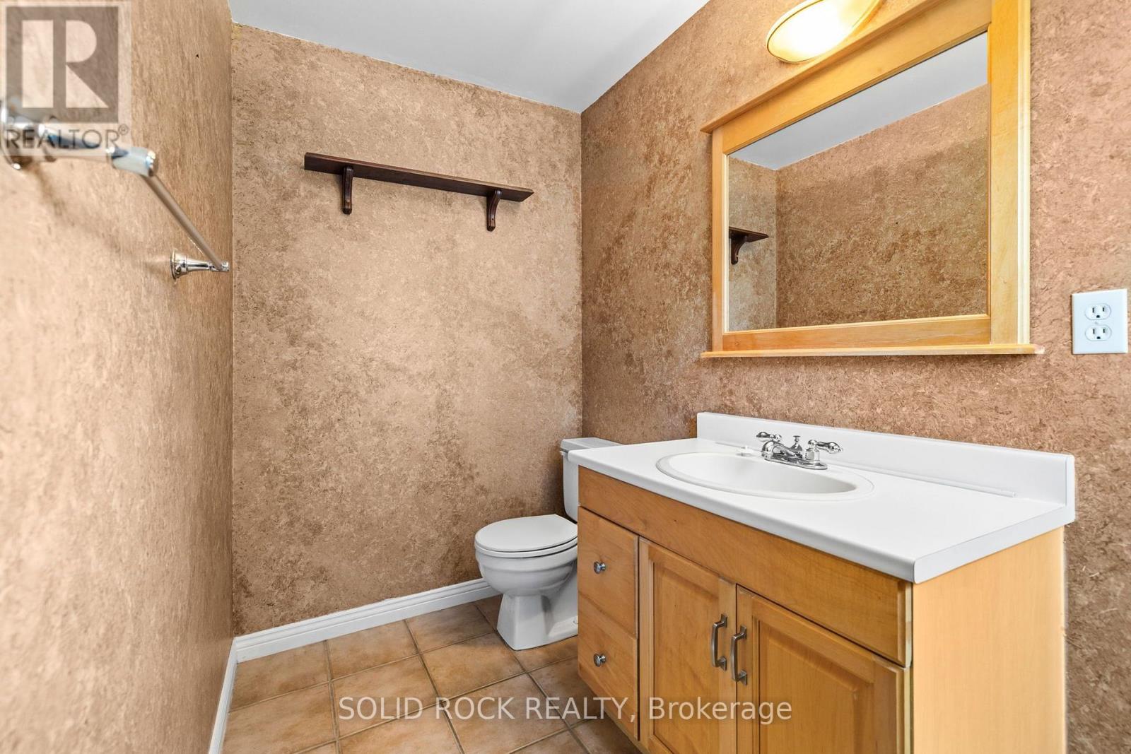 3 Bed, 3 Bath House for Rent in Ottawa – 1631 CHARBONNEAU STREET, Ottawa – MLS# X13597730 - Image 32