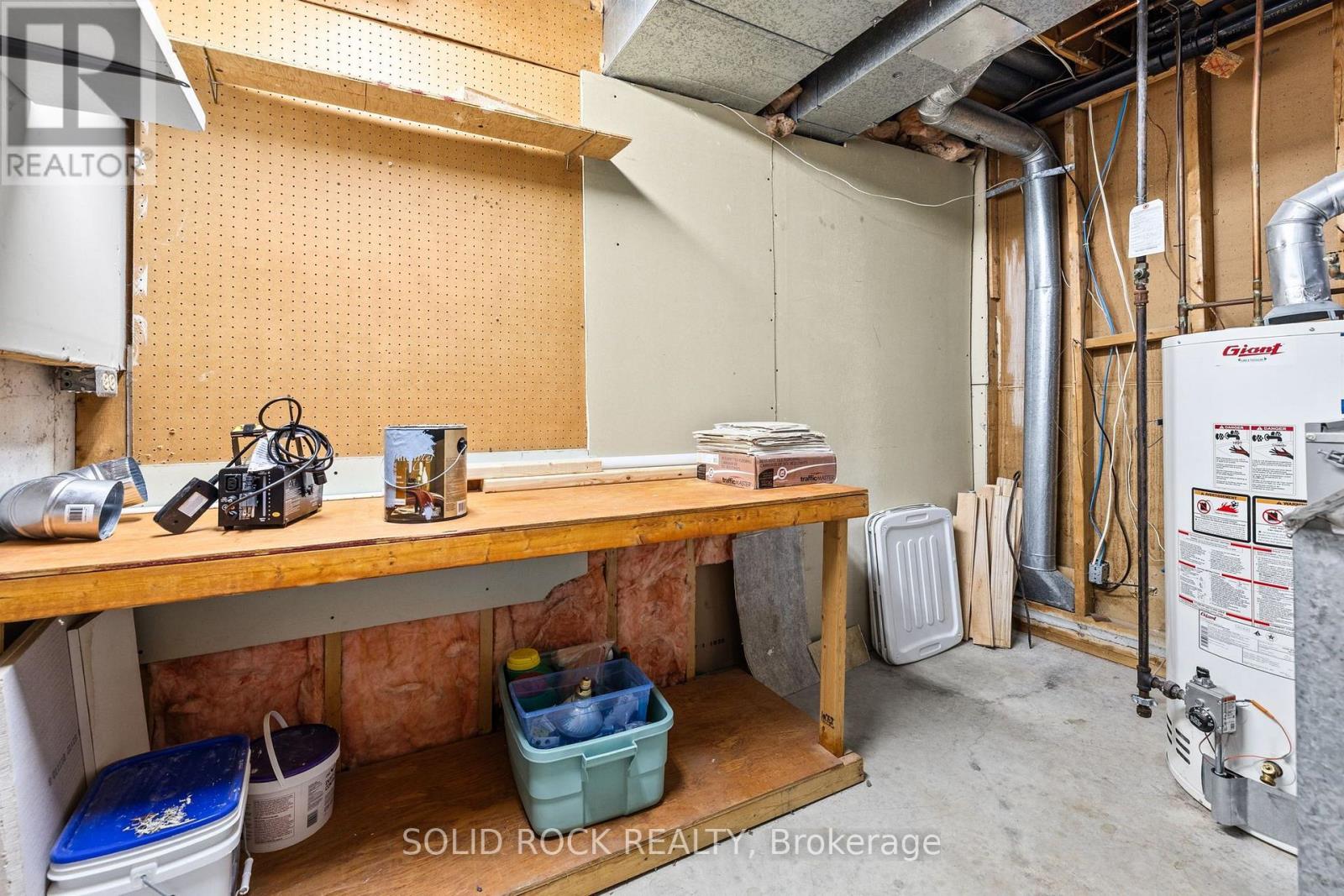 3 Bed, 3 Bath House for Rent in Ottawa – 1631 CHARBONNEAU STREET, Ottawa – MLS# X13597730 - Image 37
