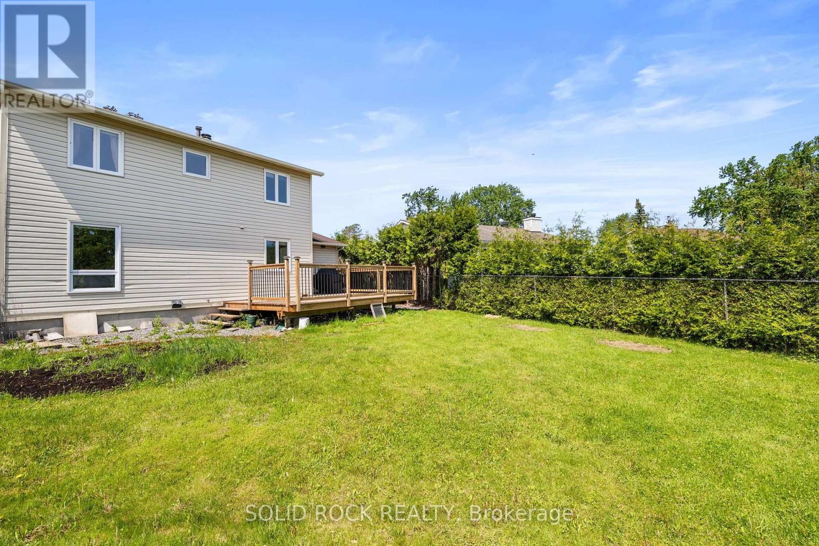 3 Bed, 3 Bath House for Rent in Ottawa – 1631 CHARBONNEAU STREET, Ottawa – MLS# X13597730 - Image 39