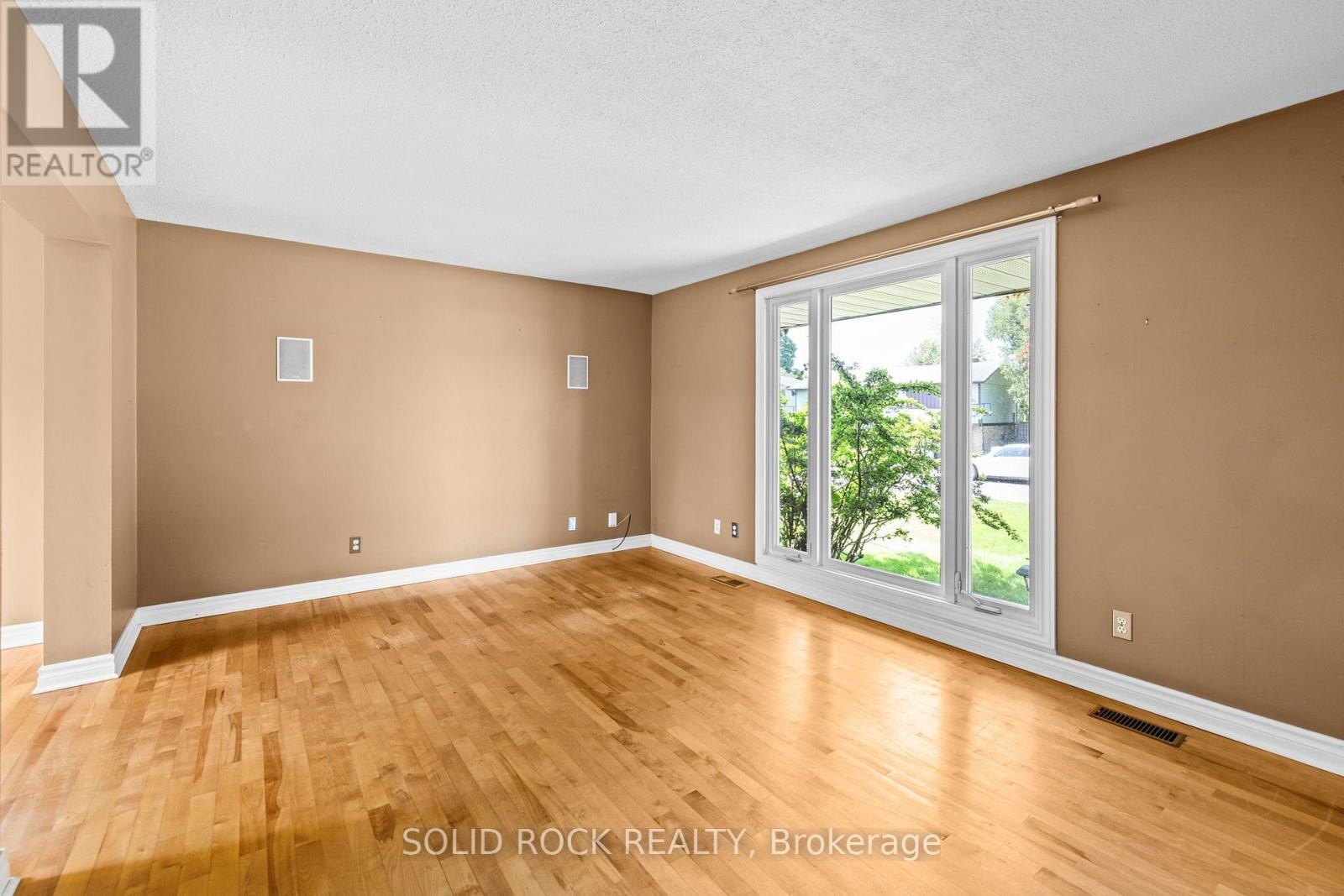 3 Bed, 3 Bath House for Rent in Ottawa – 1631 CHARBONNEAU STREET, Ottawa – MLS# X13597730 - Image 7
