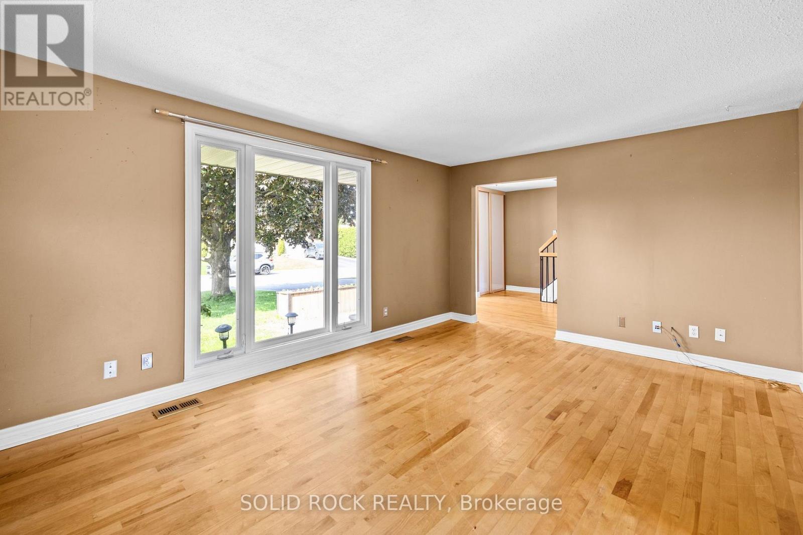 3 Bed, 3 Bath House for Rent in Ottawa – 1631 CHARBONNEAU STREET, Ottawa – MLS# X13597730 - Image 8