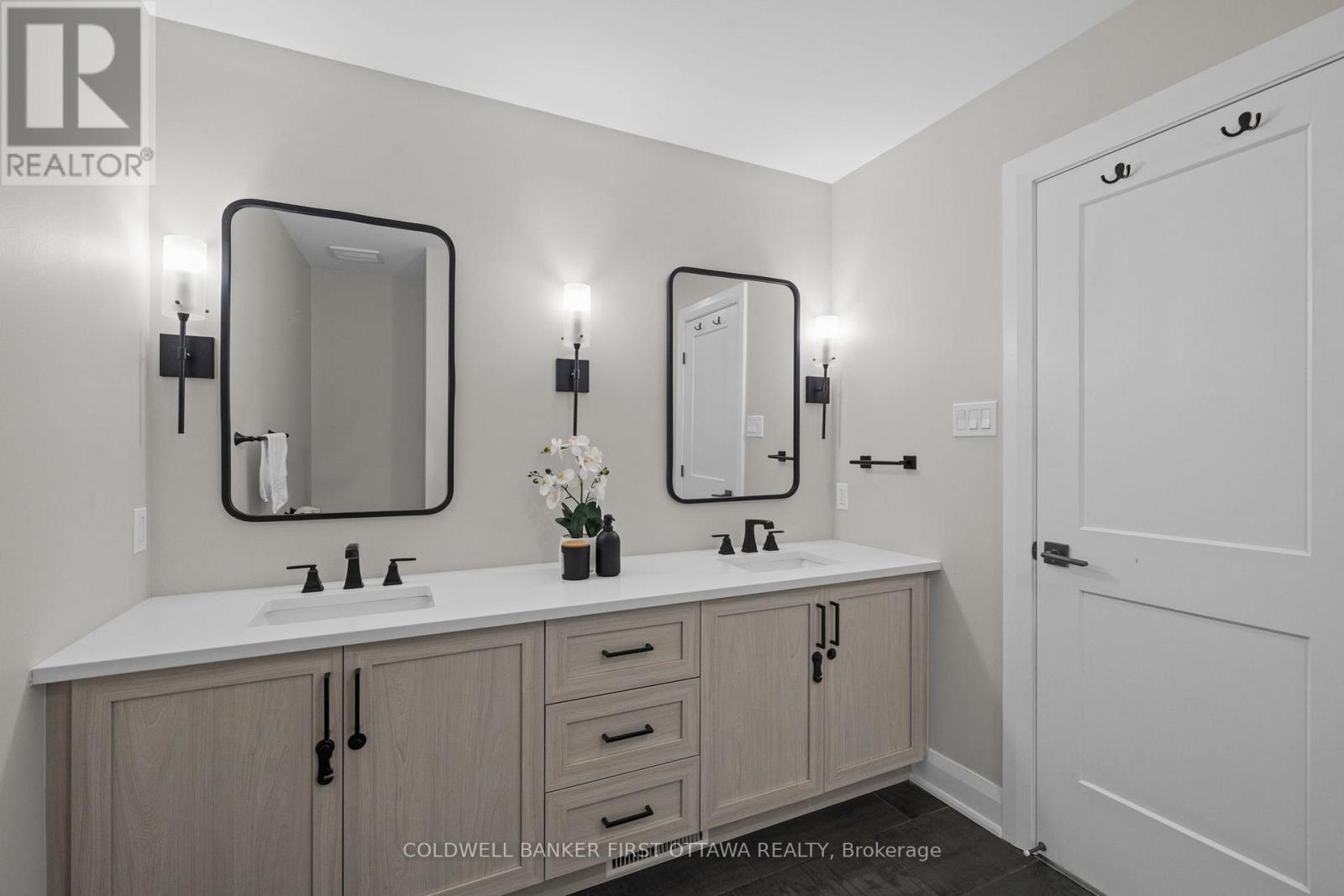 94 PORTER STREET - Image 28