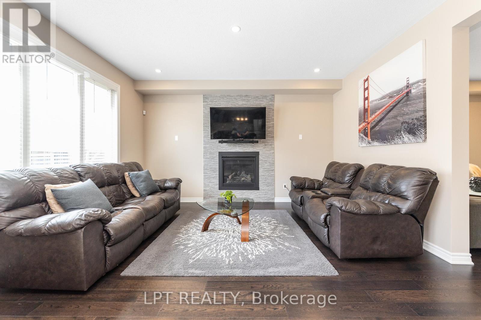 908 PEDIGREE STREET - 10
