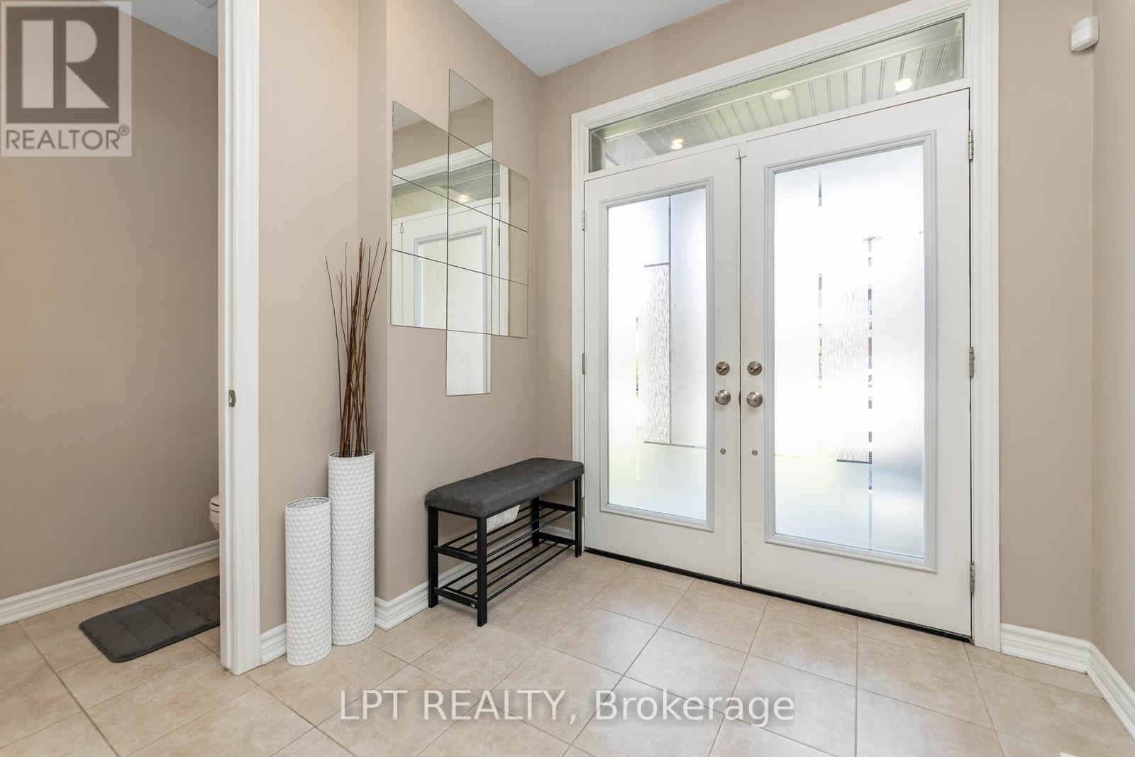 908 PEDIGREE STREET - 2
