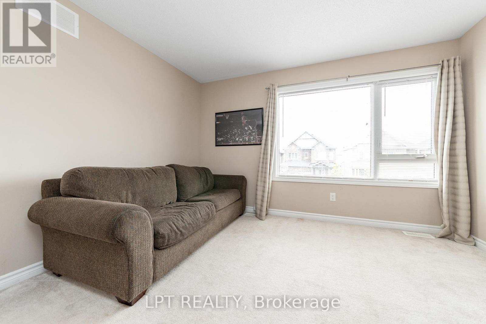 908 PEDIGREE STREET - 23