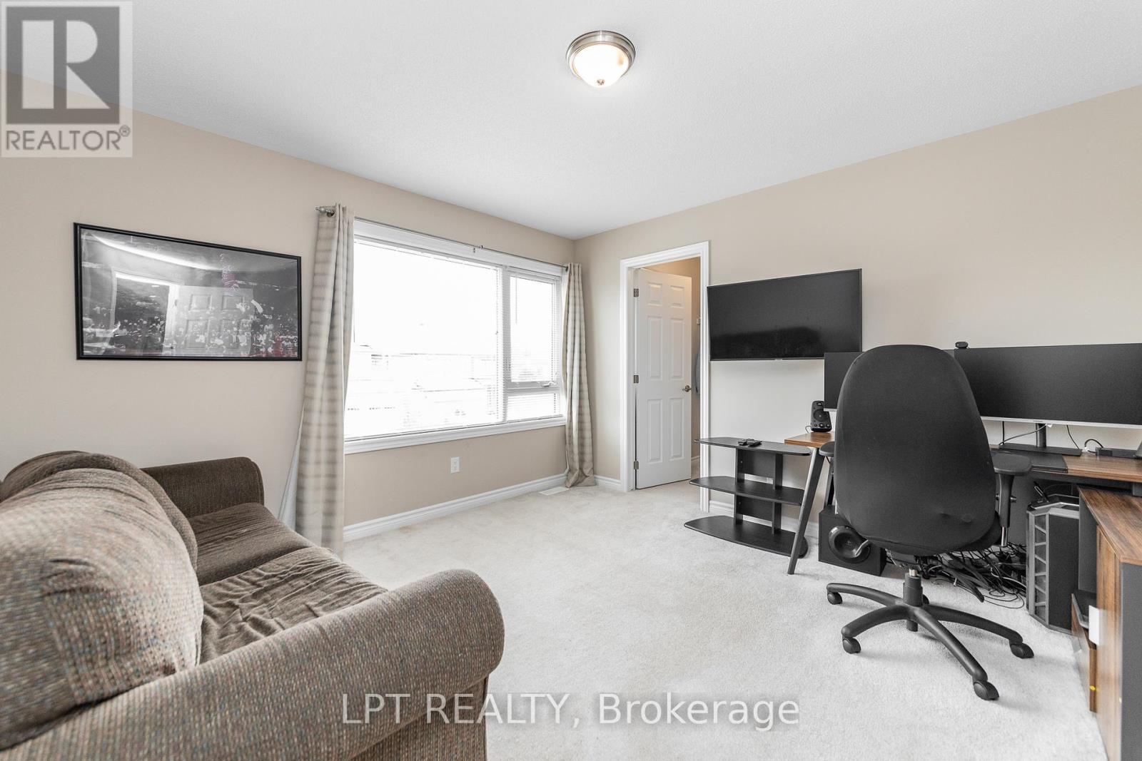 908 PEDIGREE STREET - 24