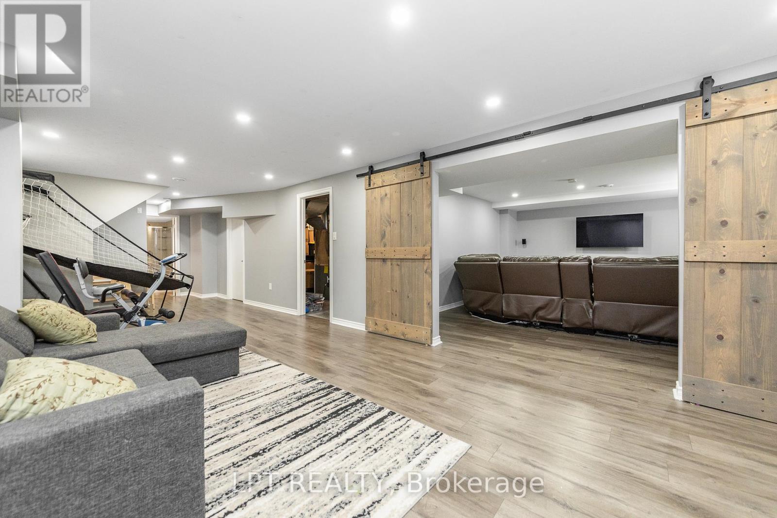 908 PEDIGREE STREET - 29