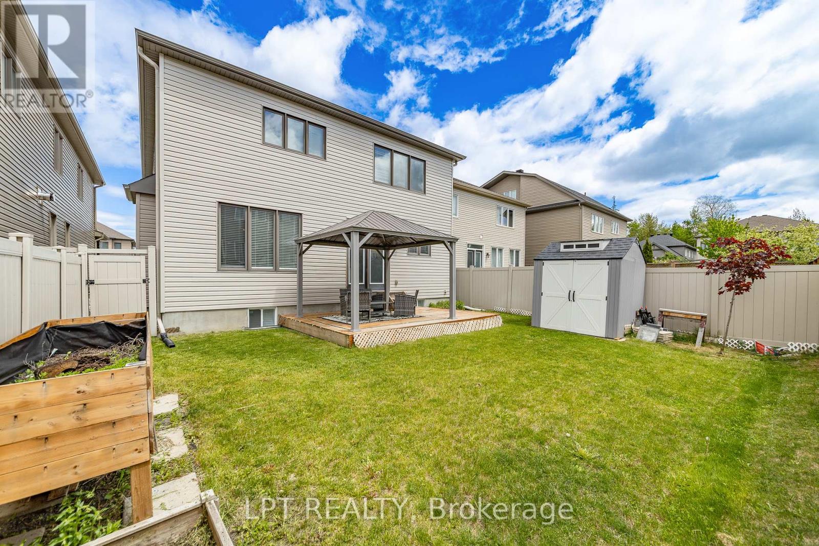 908 PEDIGREE STREET - 33