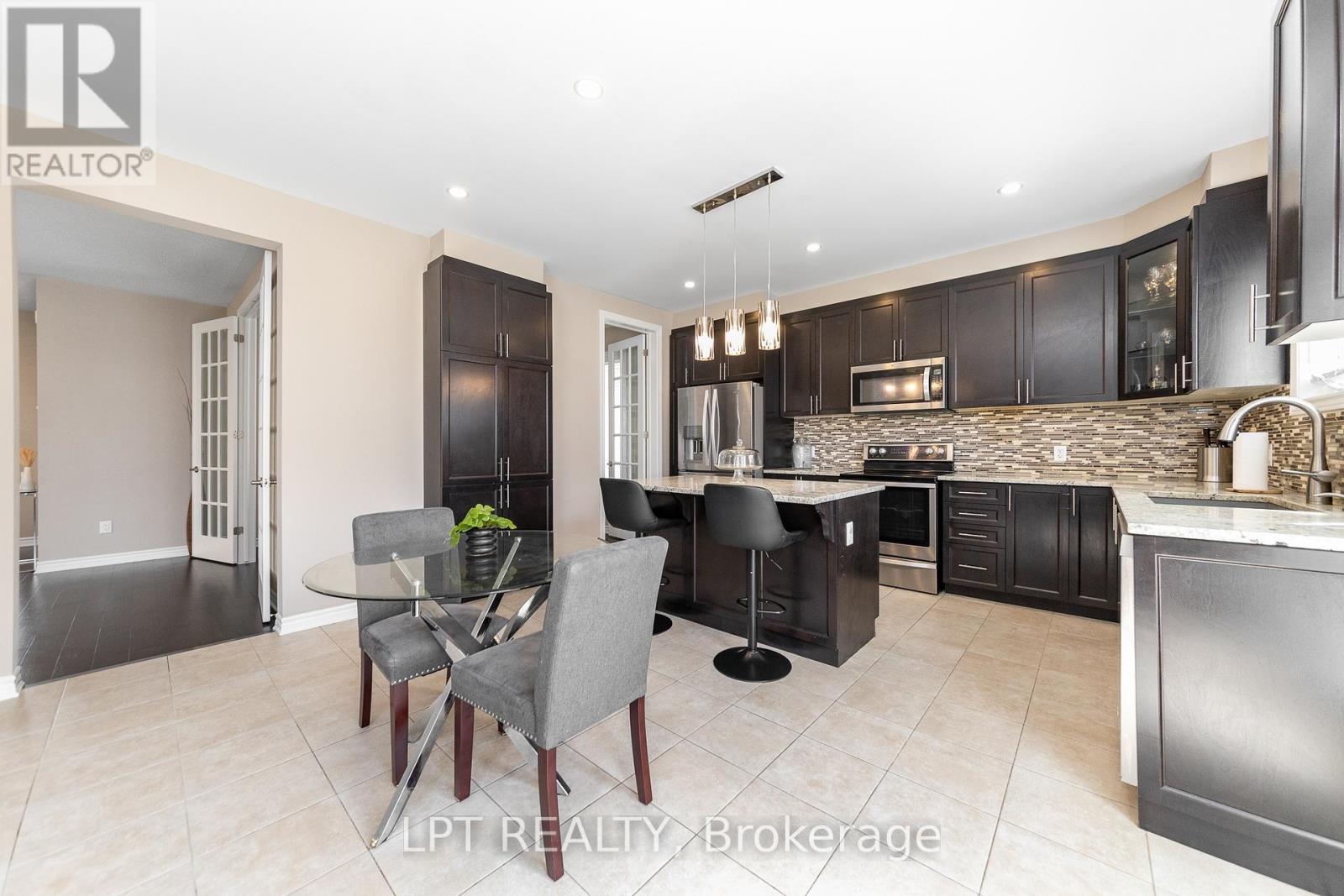908 PEDIGREE STREET - 6