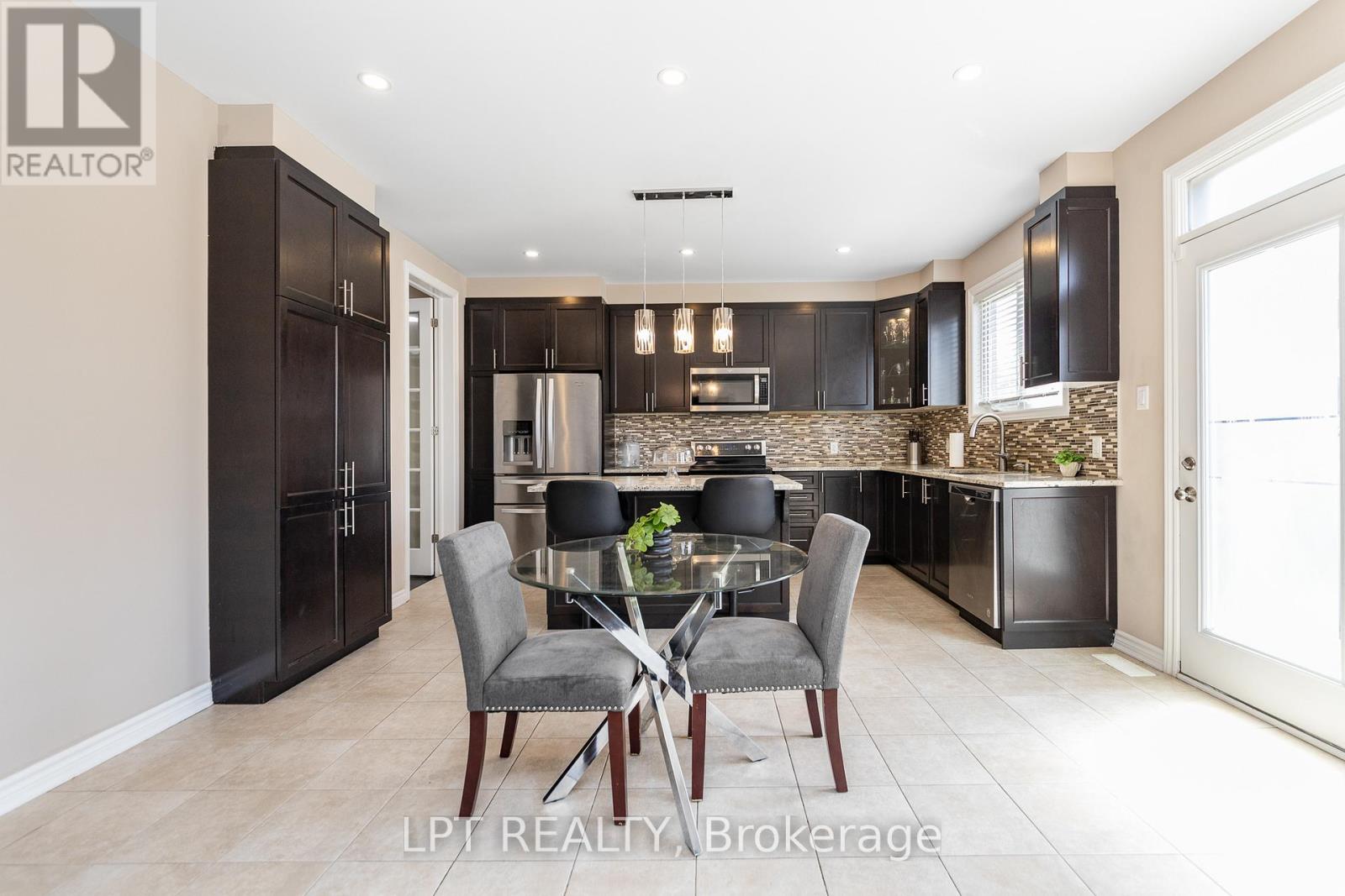 908 PEDIGREE STREET - 7