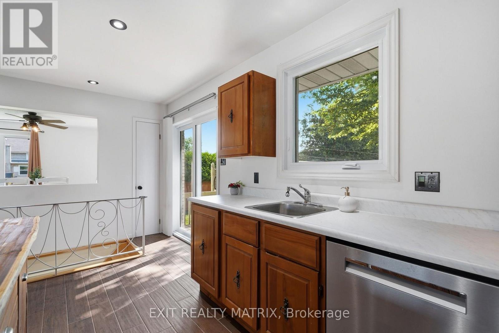 693 CARTIER STREET - Image 10
